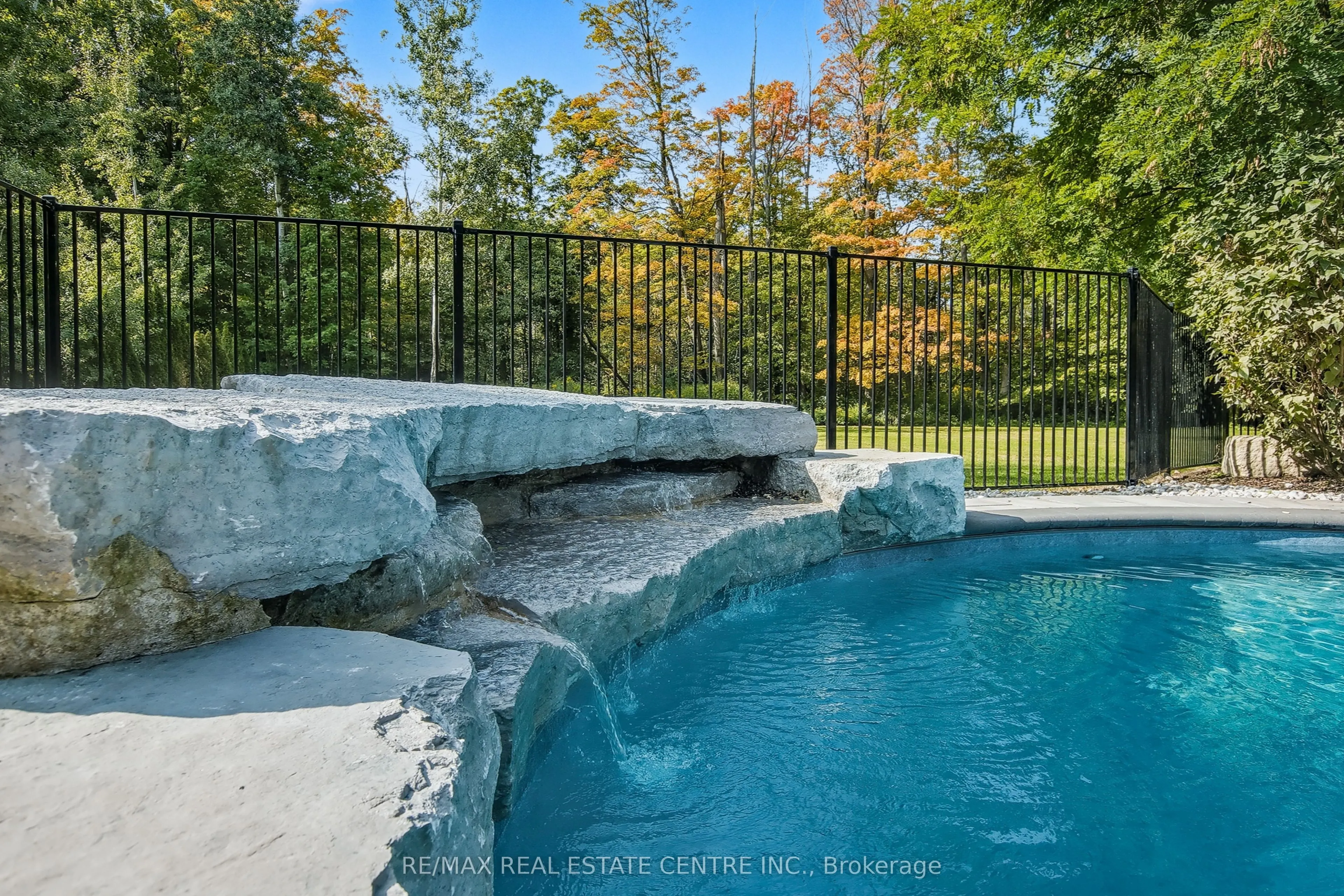 4220 Ennisclare Drive