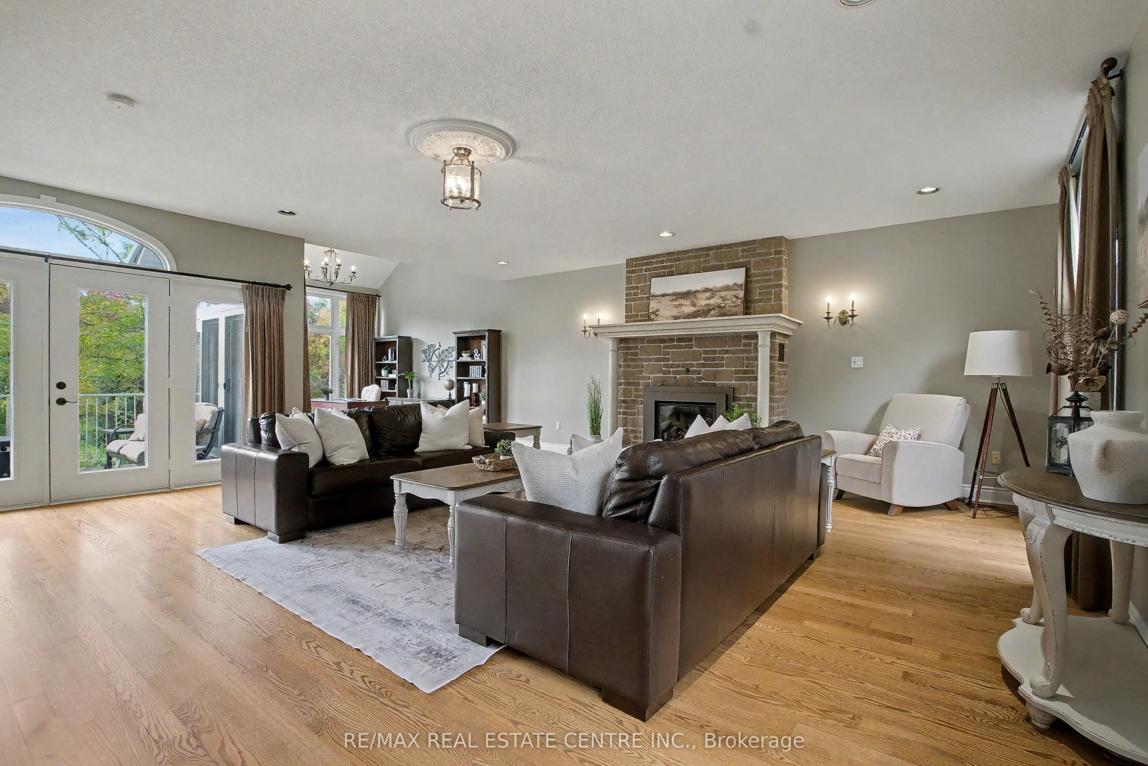 4220 Ennisclare Drive