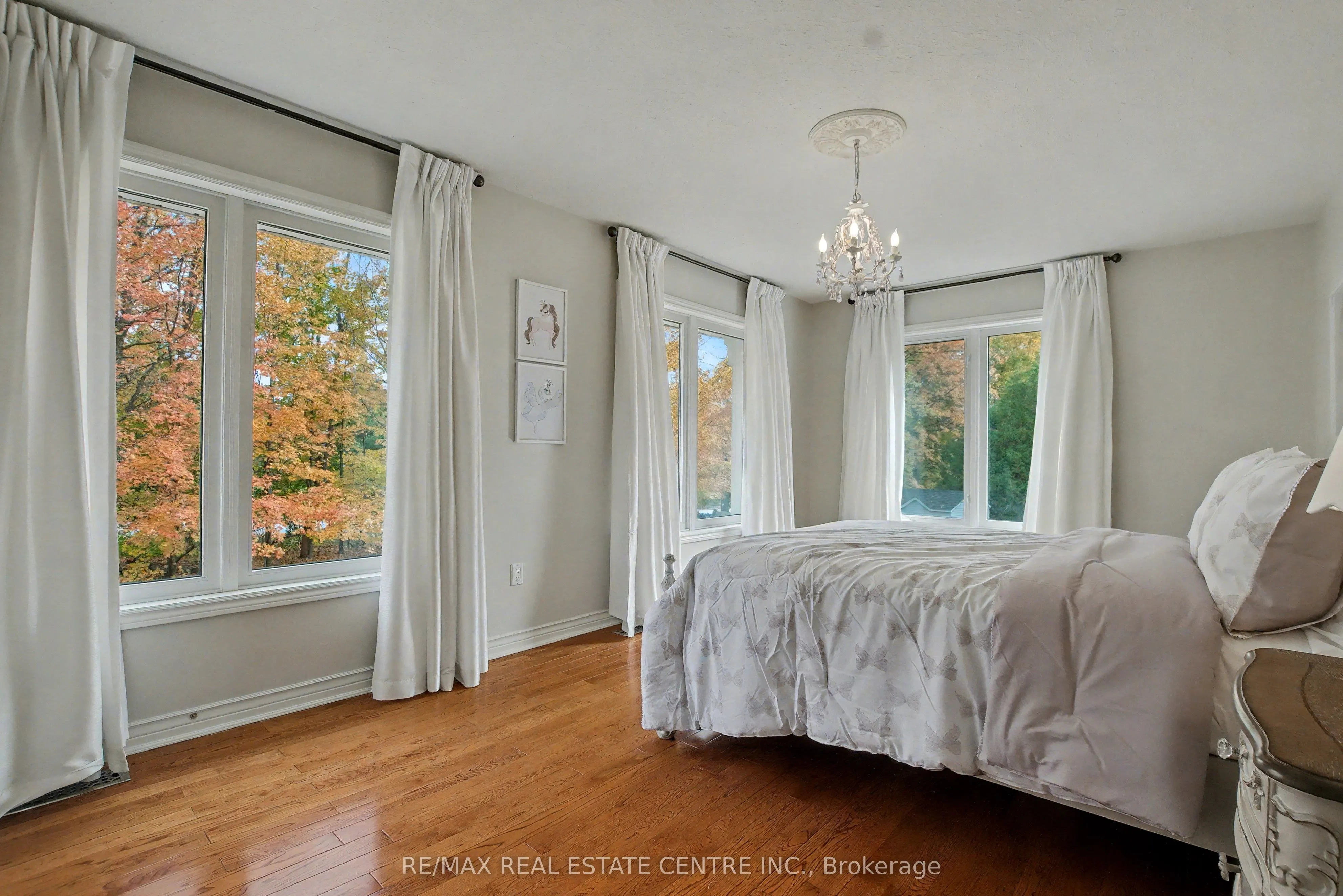 4220 Ennisclare Drive