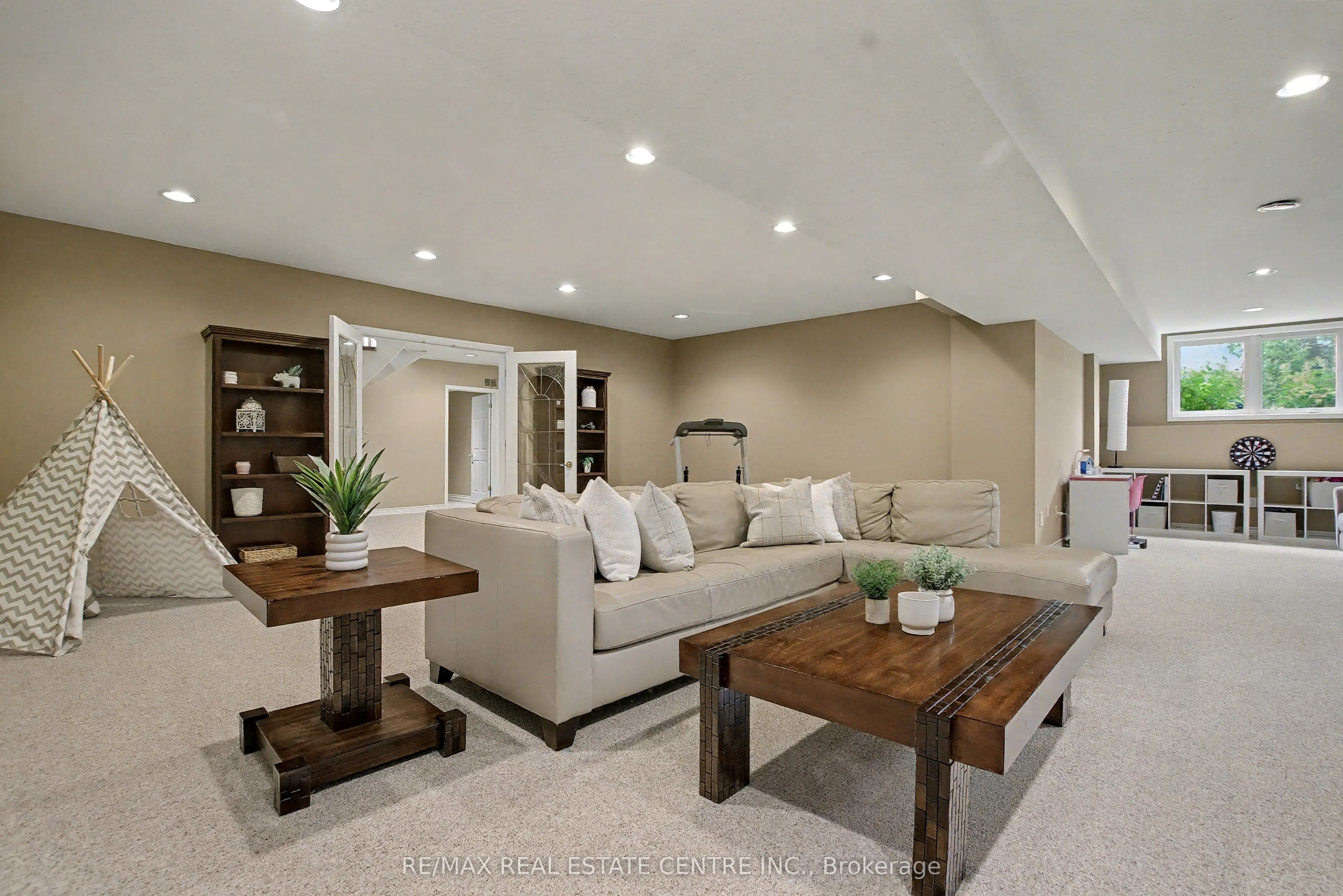 4220 Ennisclare Drive