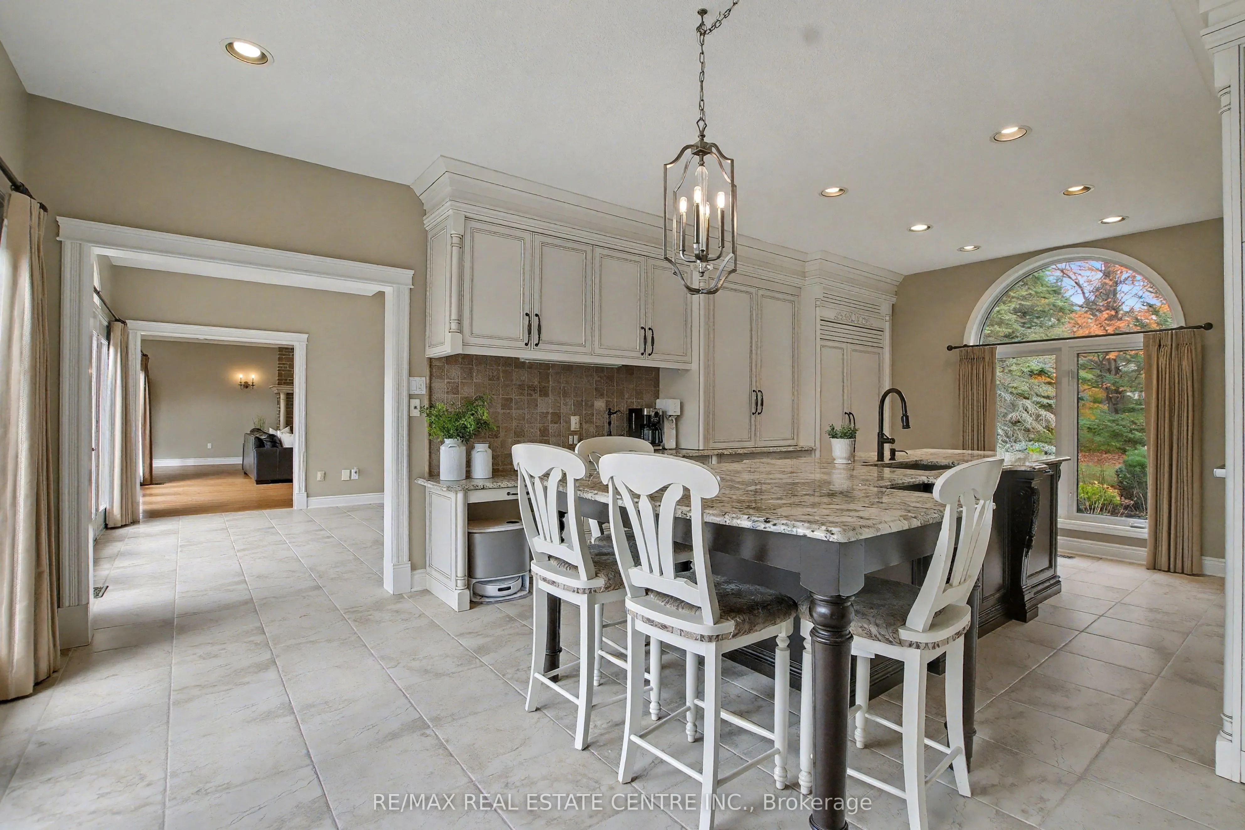 4220 Ennisclare Drive
