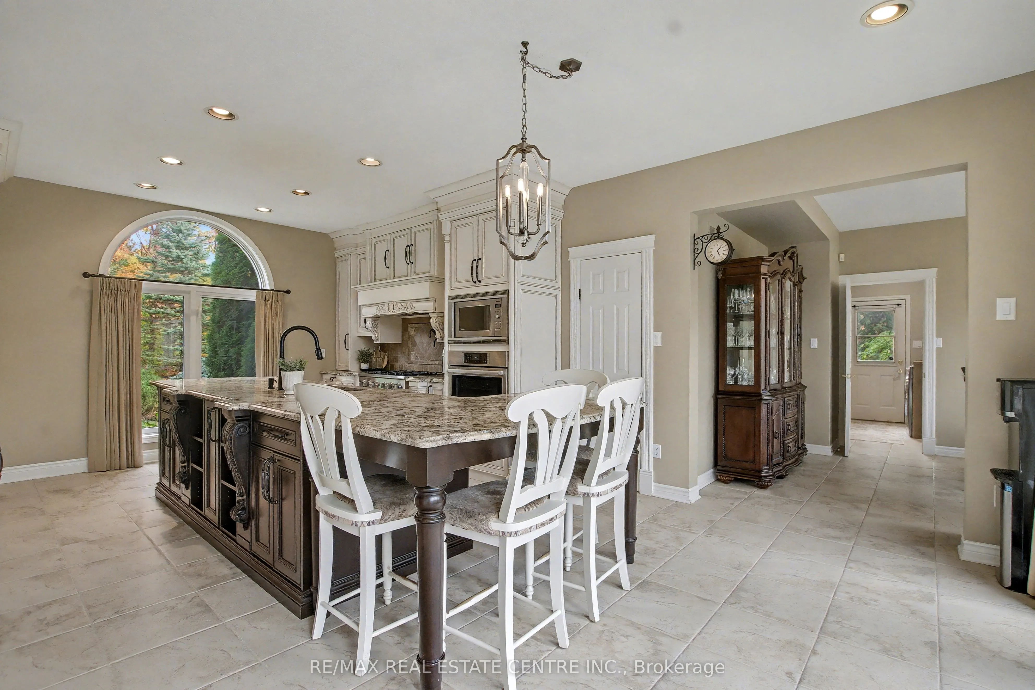 4220 Ennisclare Drive