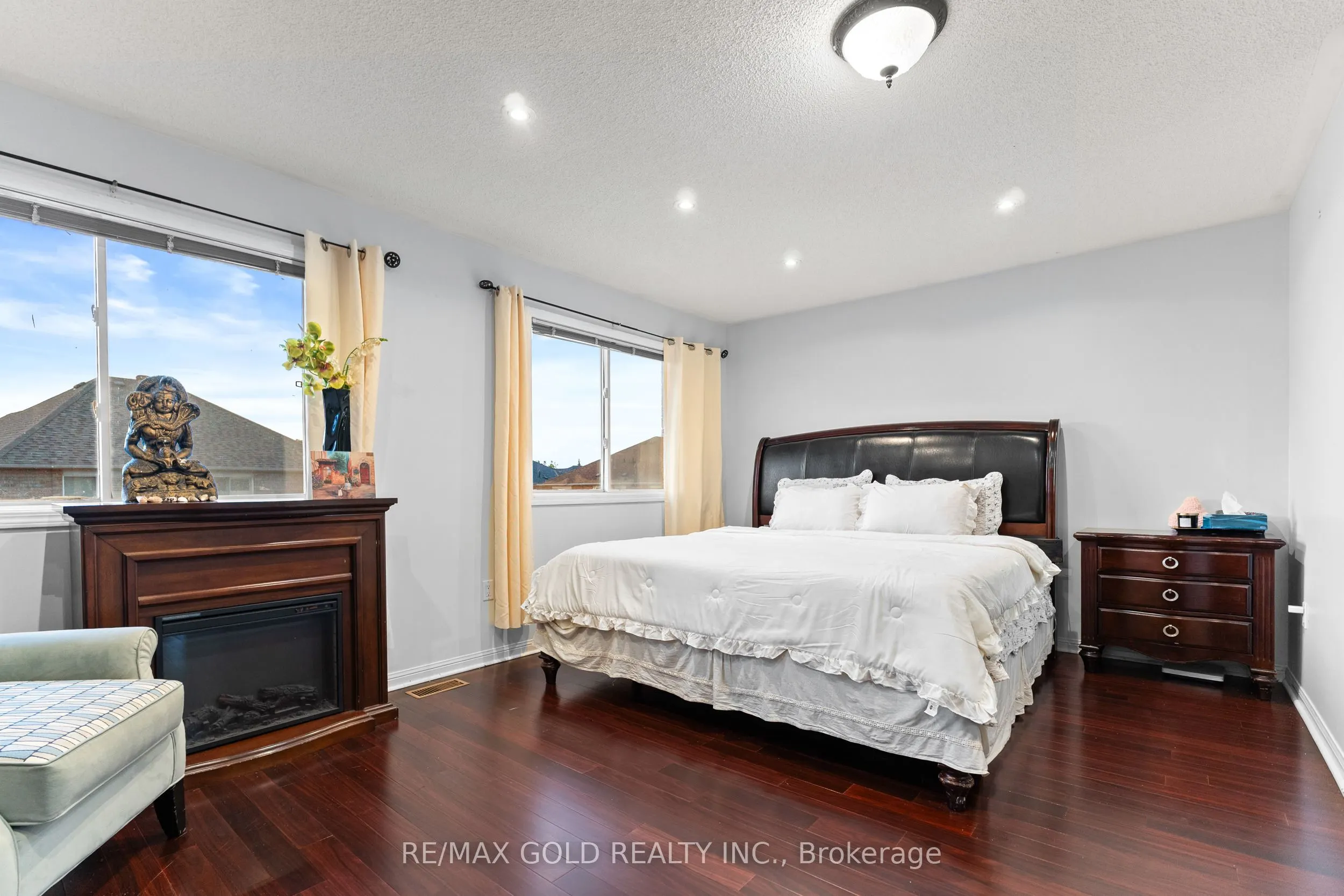 83 Mount Ranier Crescent