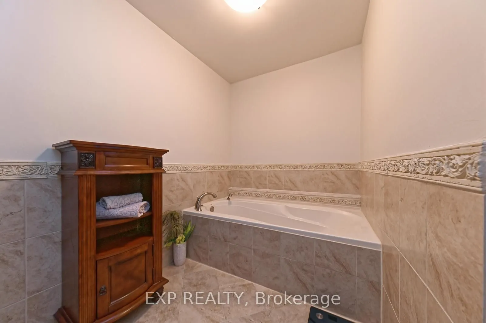 40 Stornwood Court NE, #40