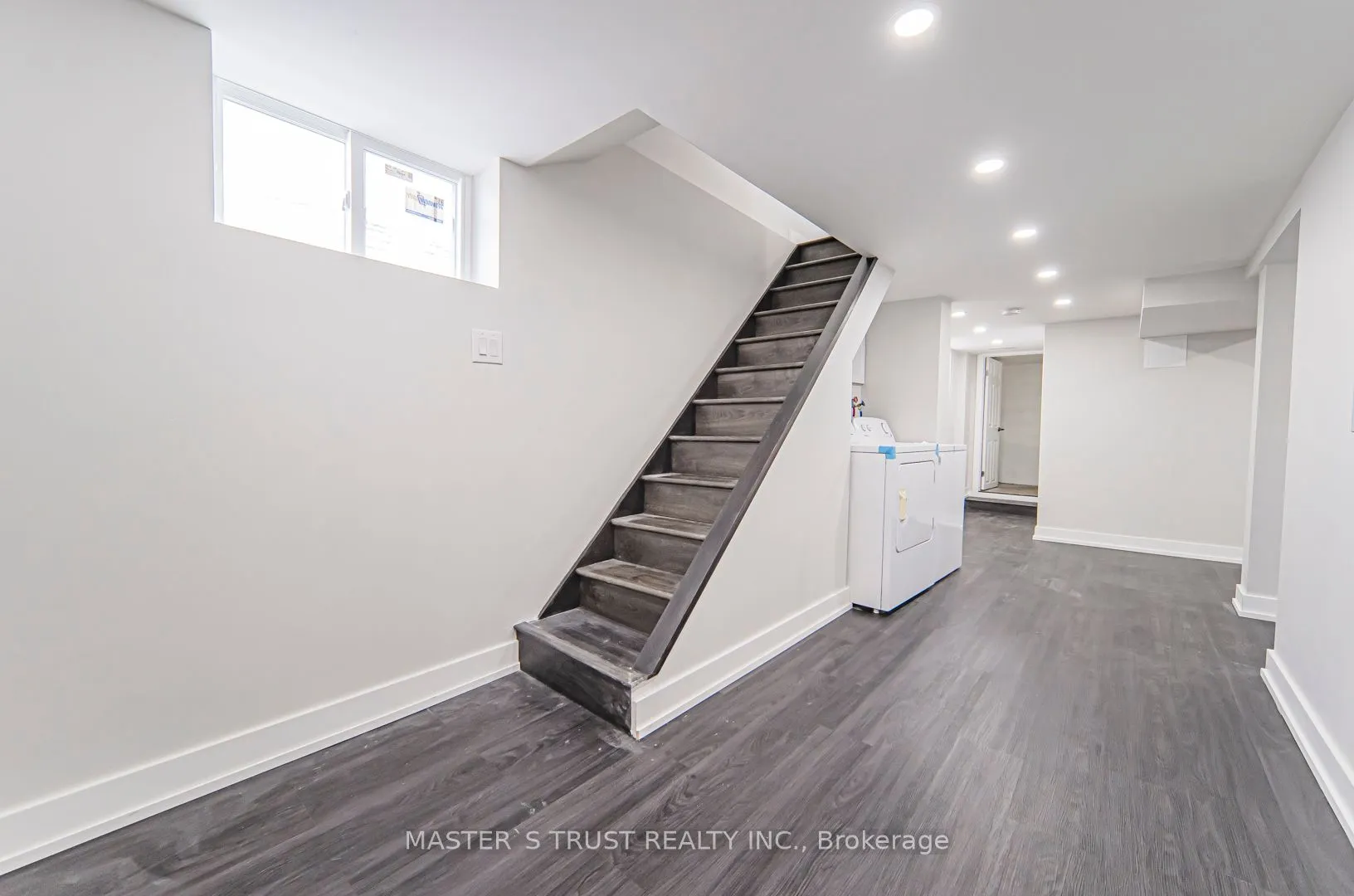 613 Old Weston Road S