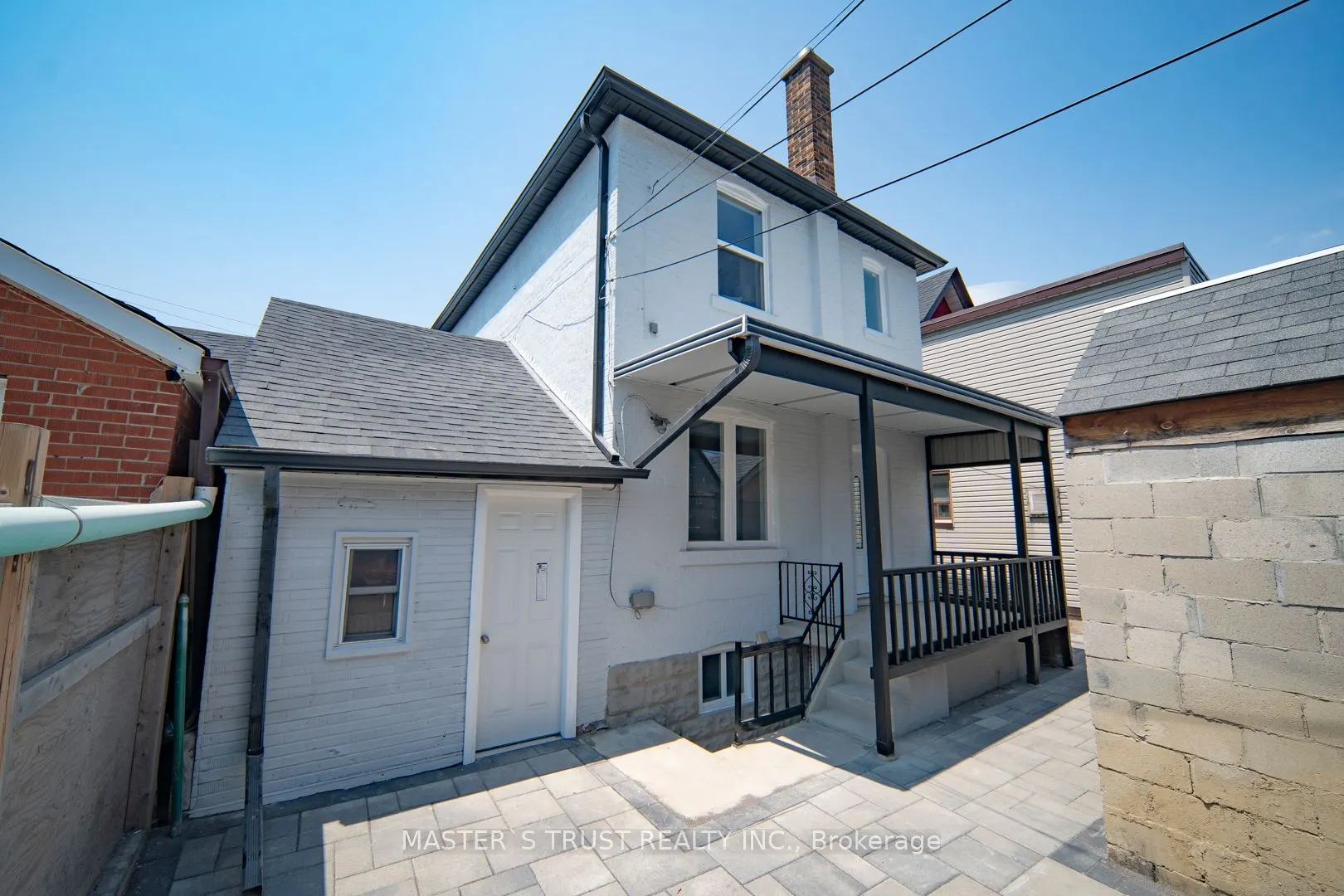 613 Old Weston Road S