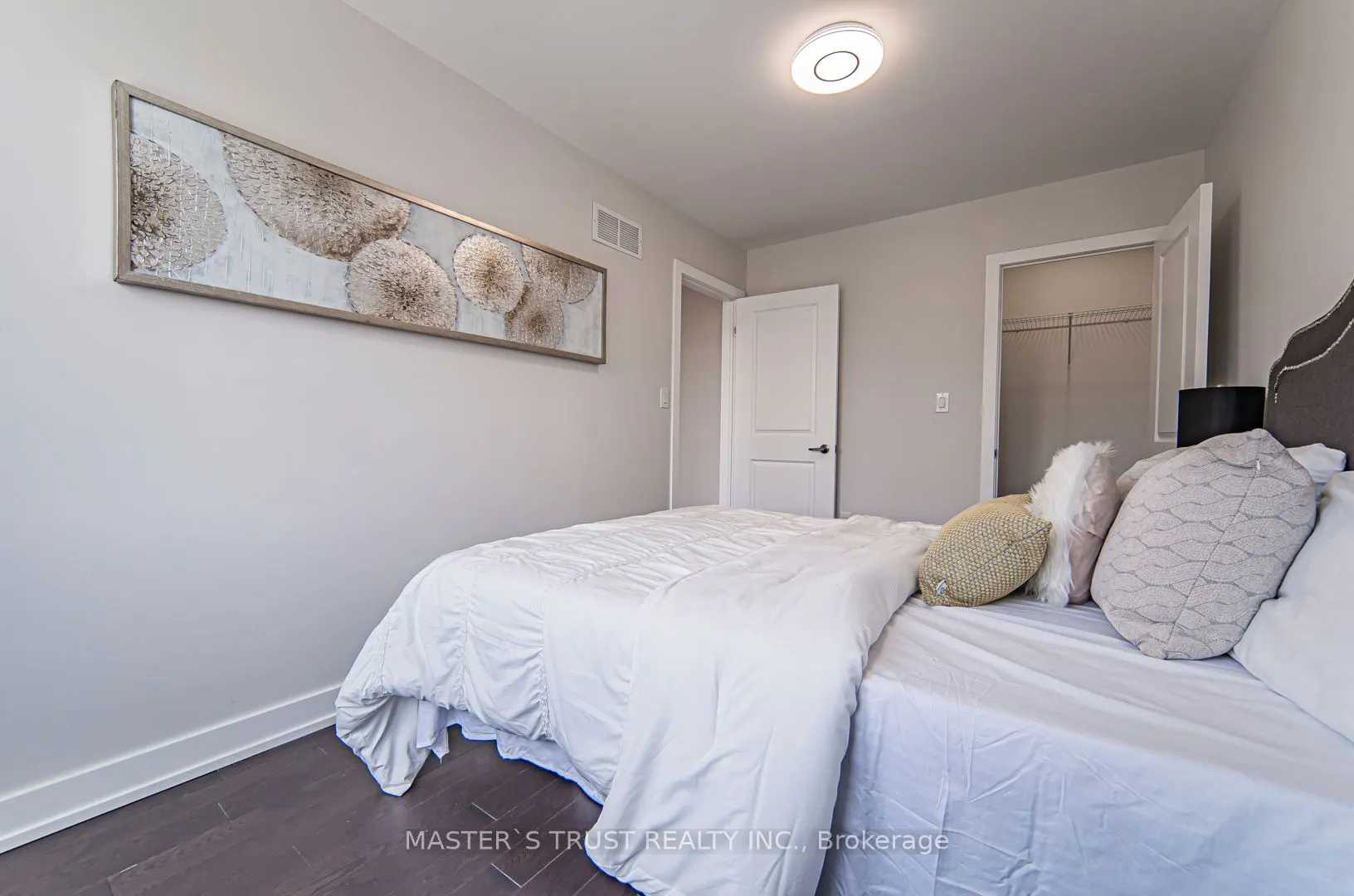 613 Old Weston Road S