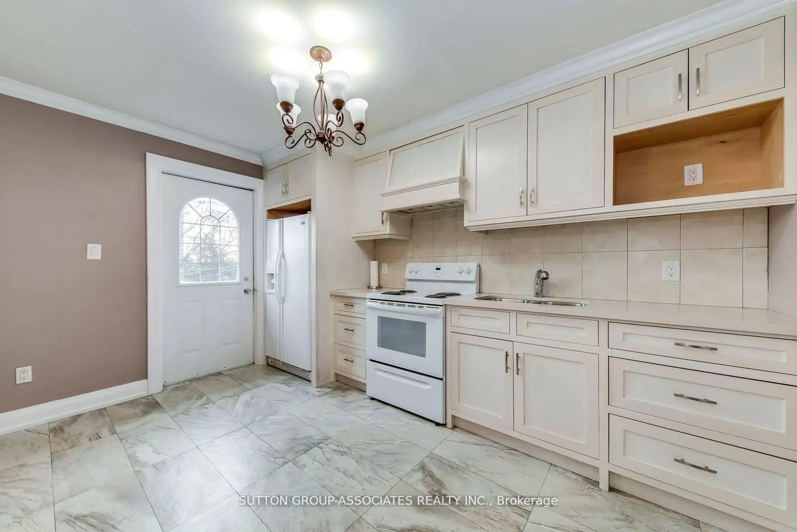 3564 Eglinton Avenue W, #2nd Fl.