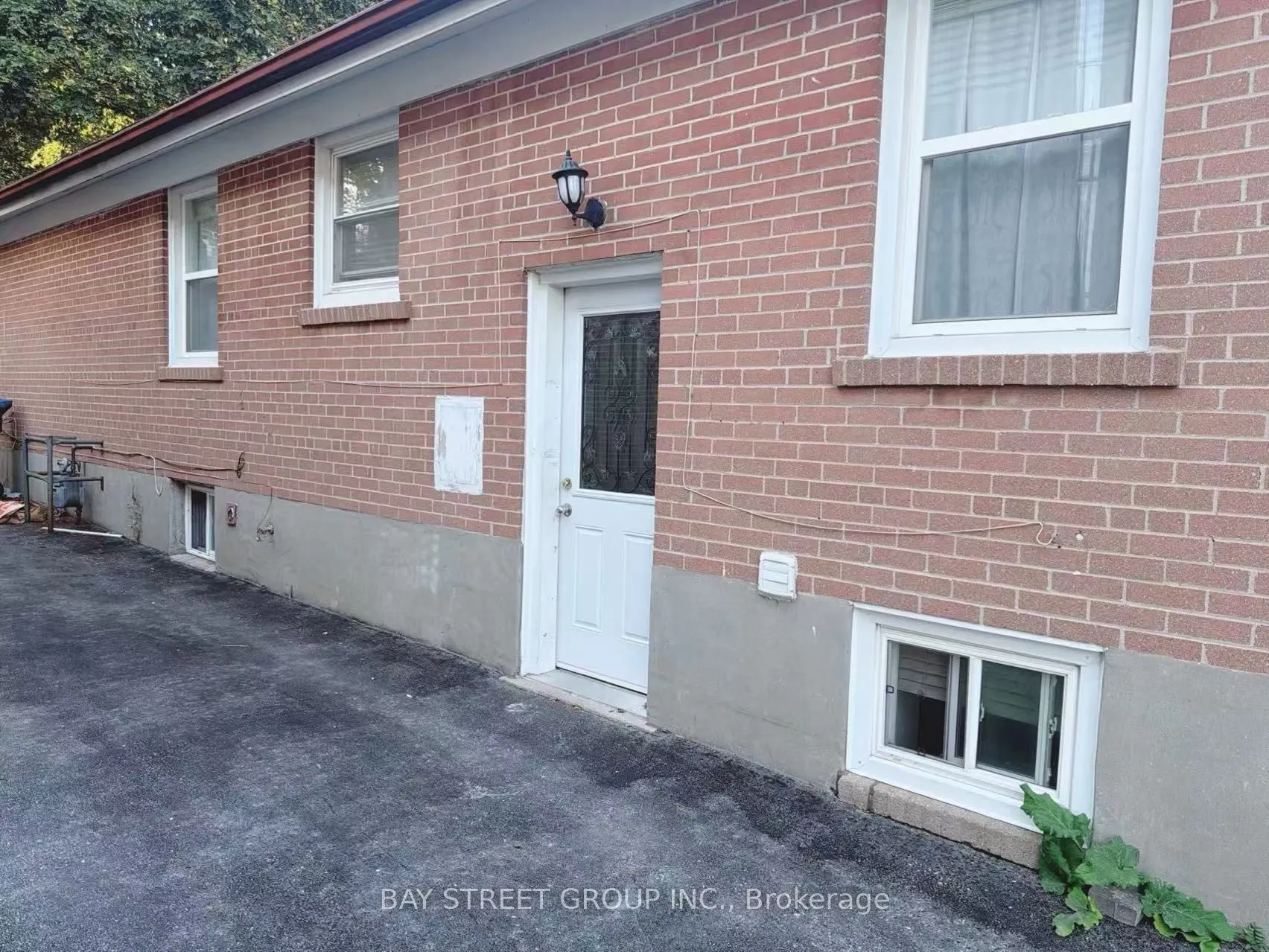 56 Corby Crescent, #Lower