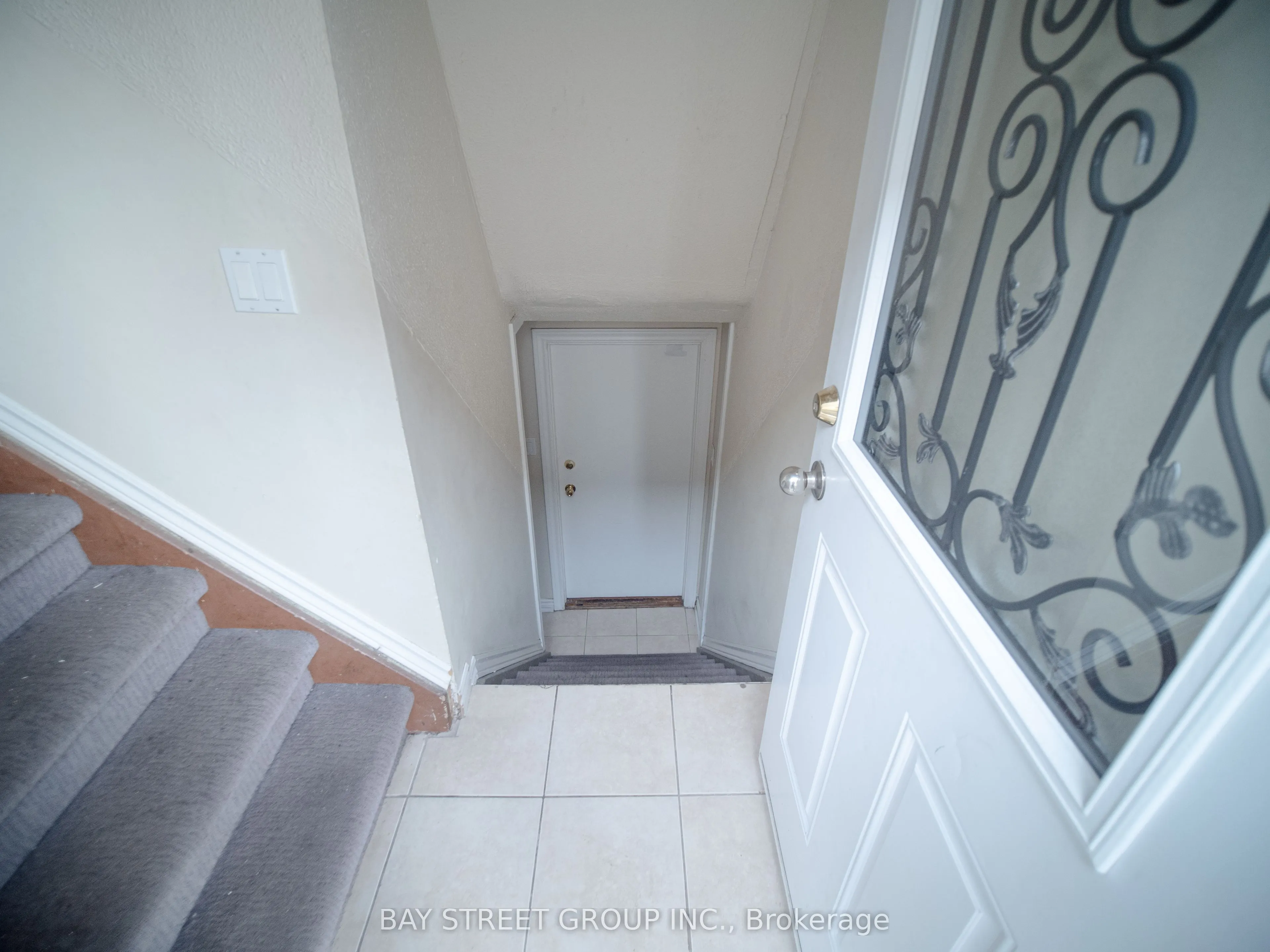 56 Corby Crescent, #Lower