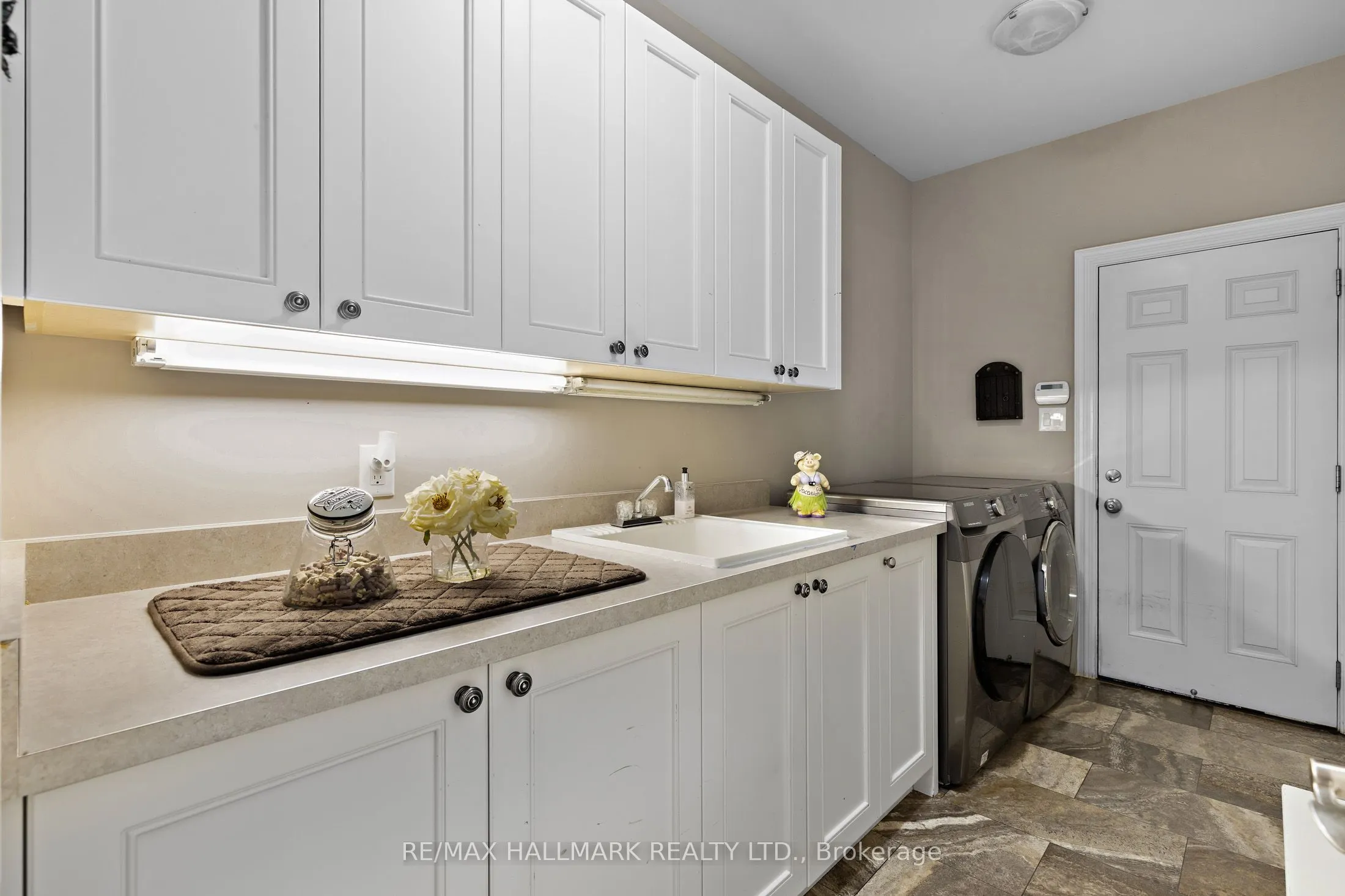 2485 Meadowridge Drive