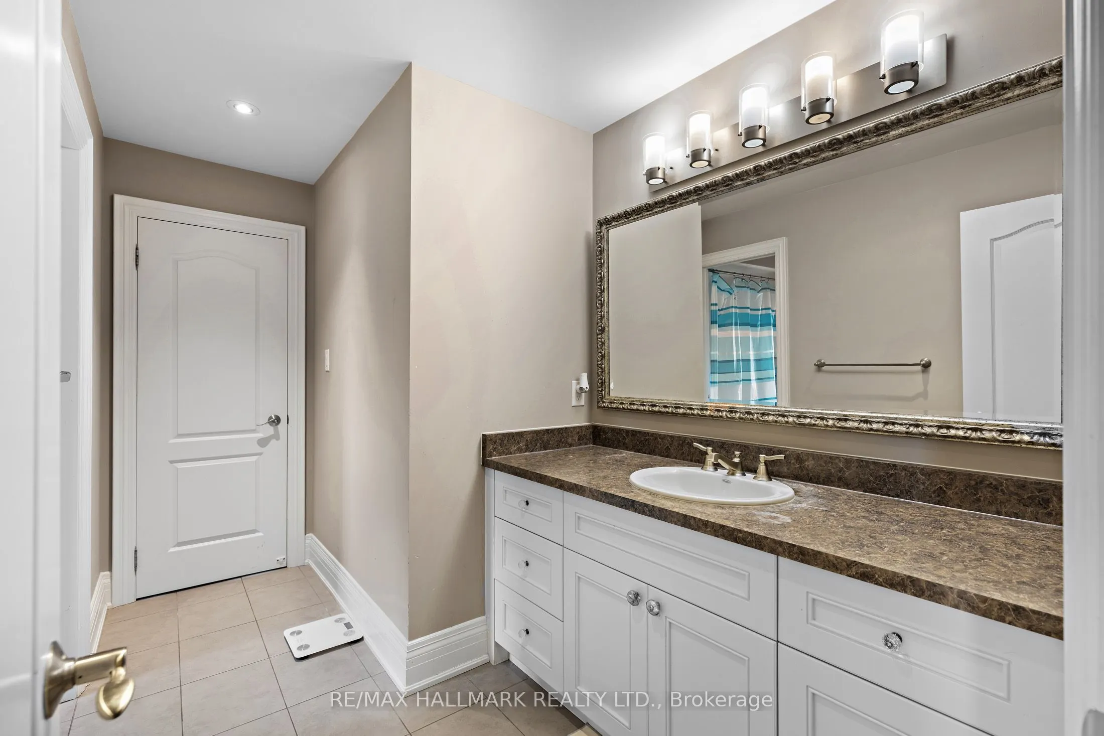 2485 Meadowridge Drive