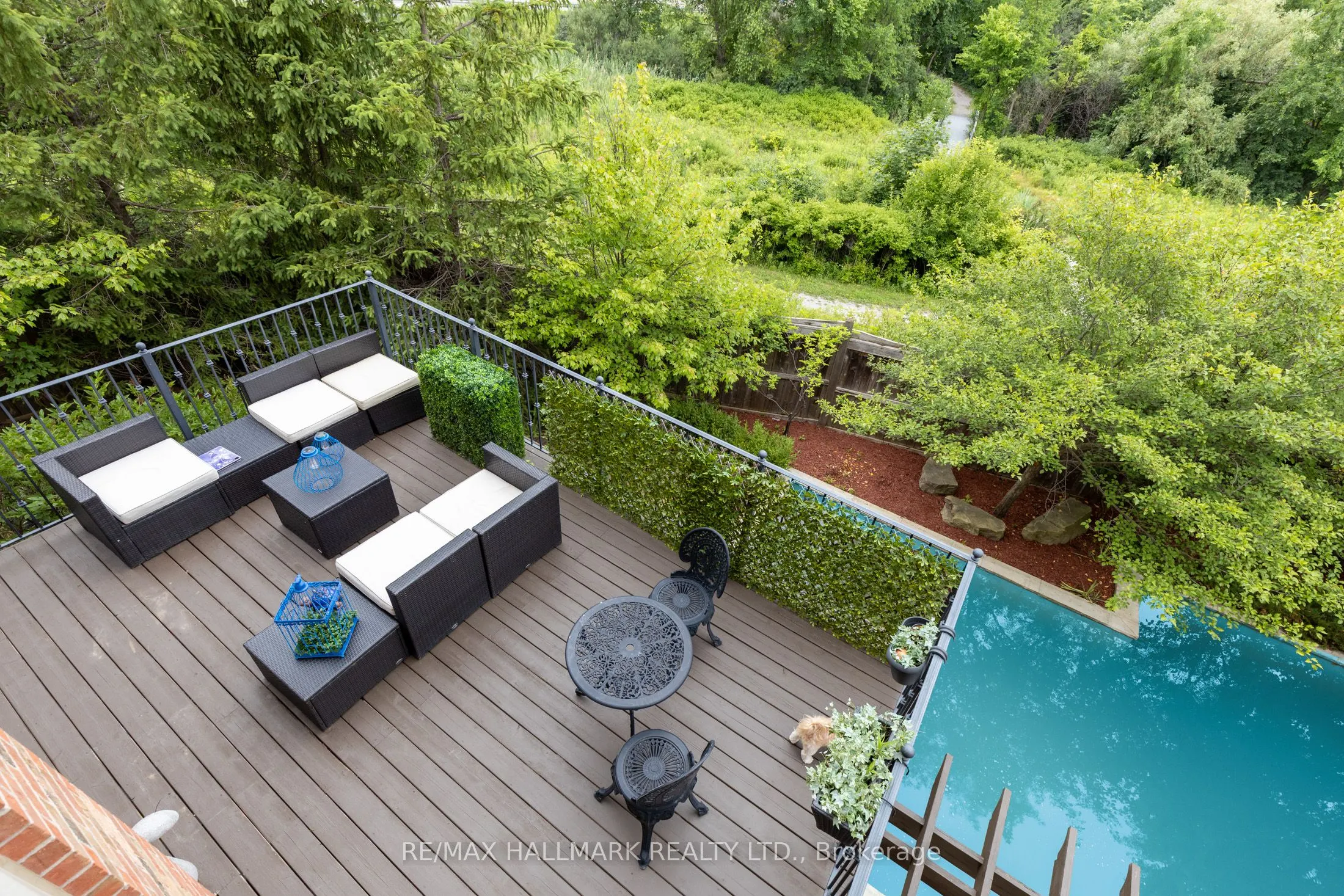 2485 Meadowridge Drive