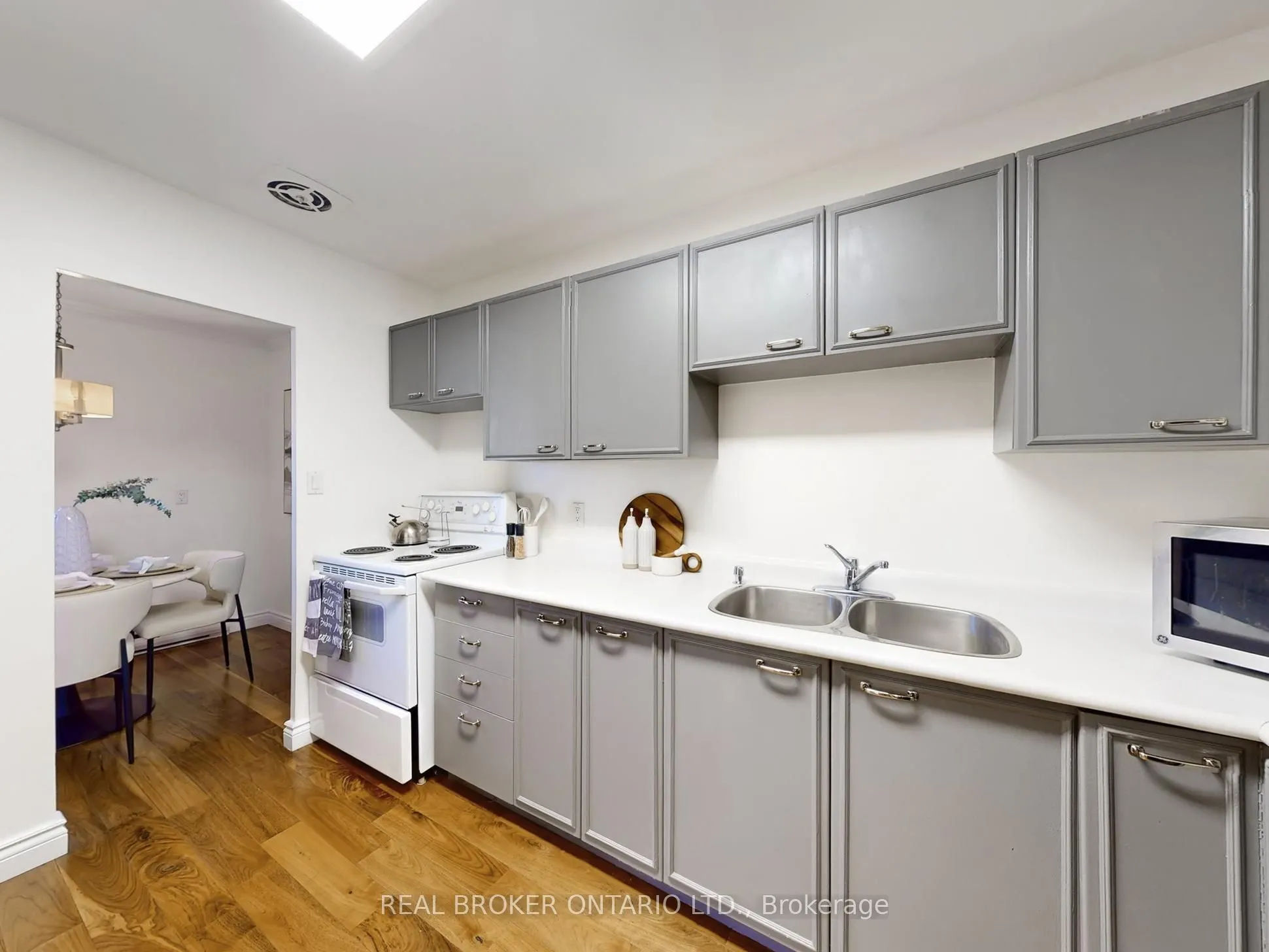 1660 Bloor Street, #411