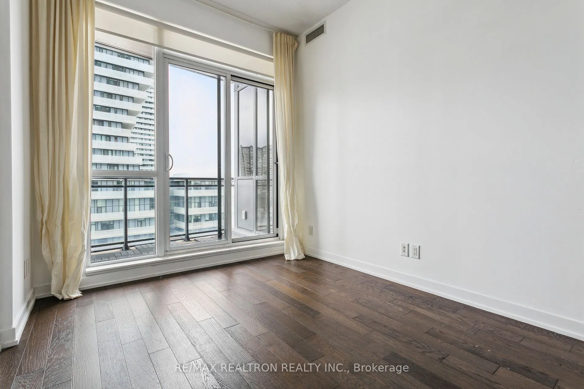 4011 Brickstone Mews, #521