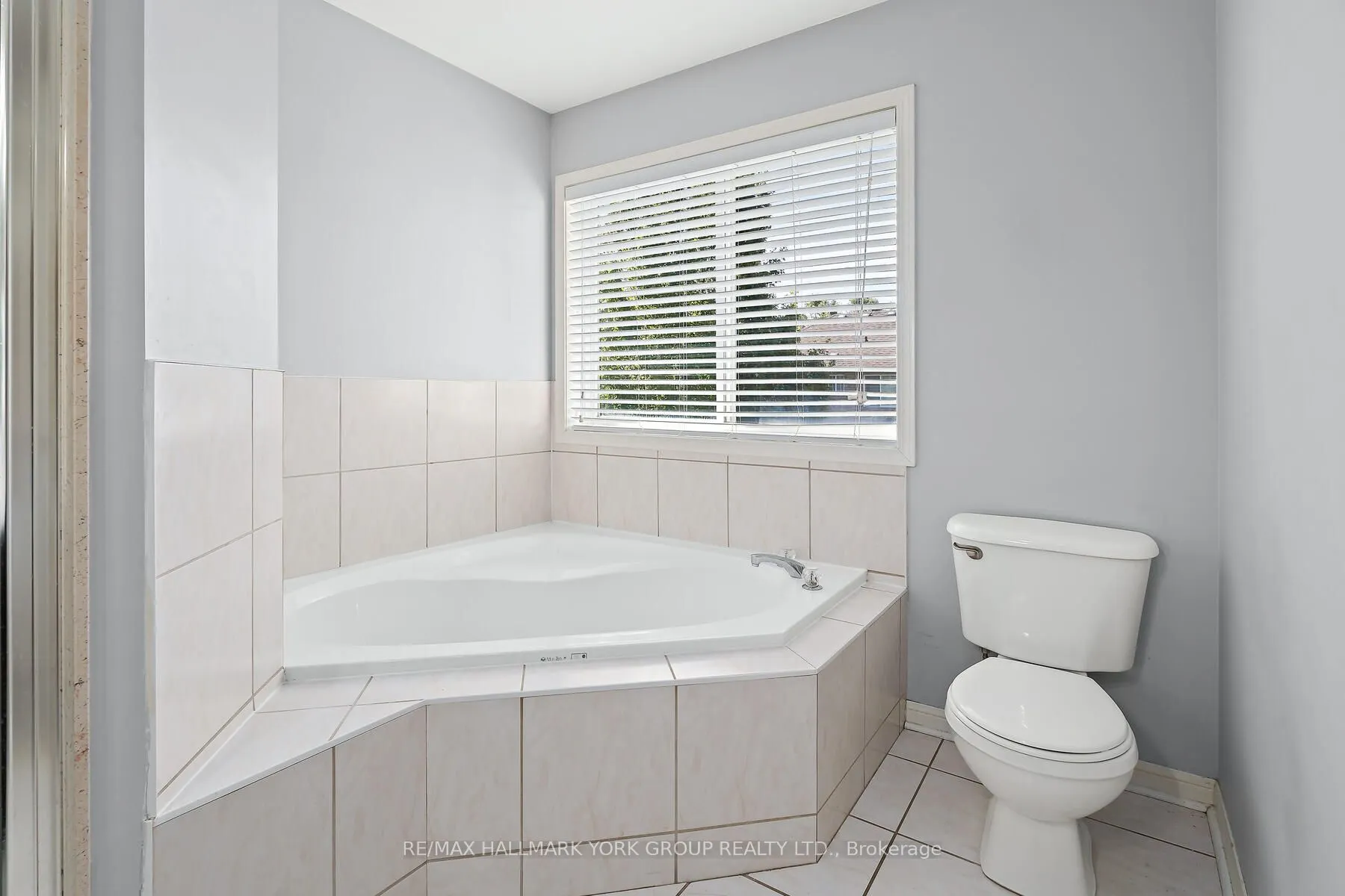 5562 Broadpath Gate