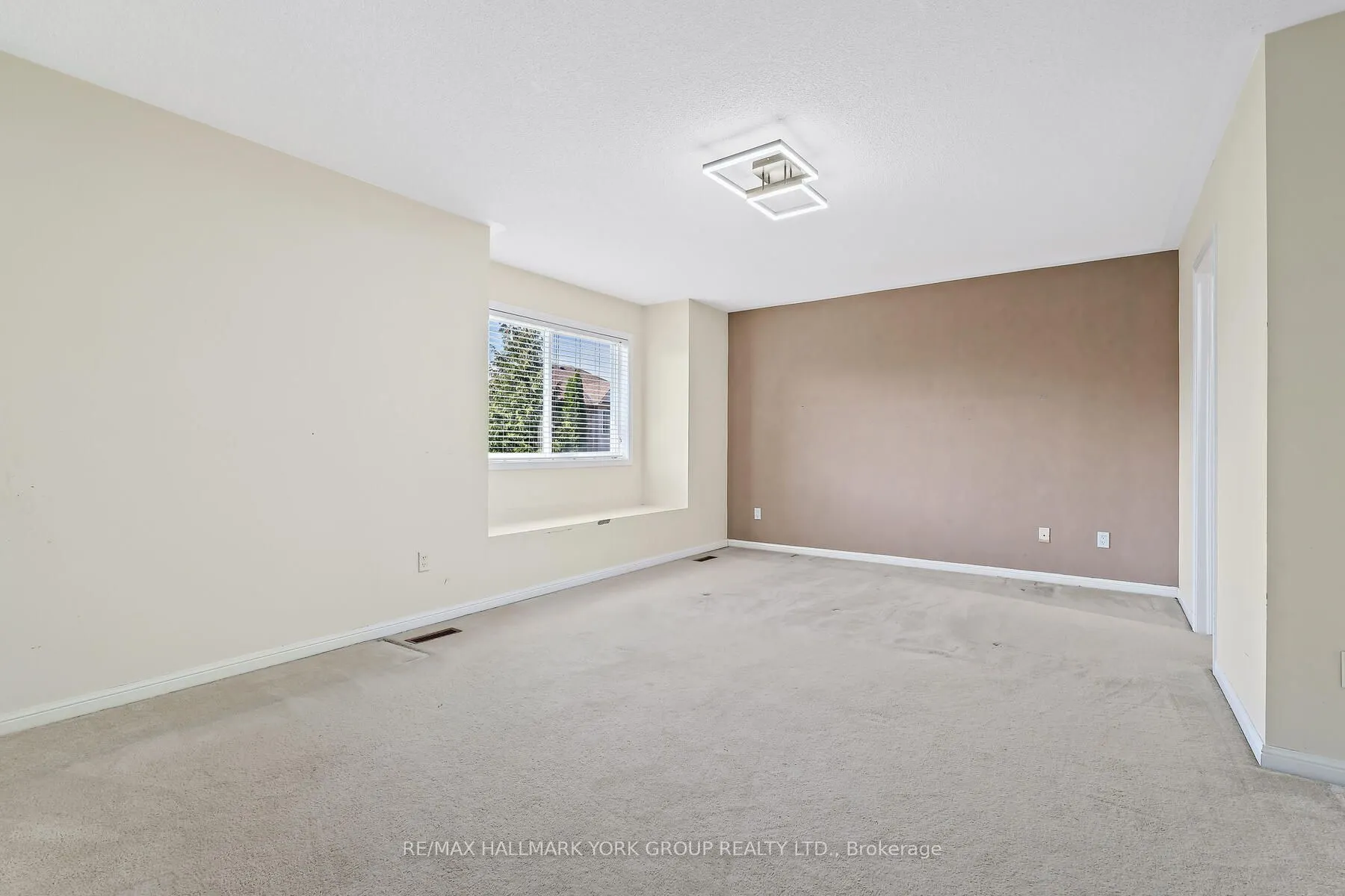 5562 Broadpath Gate