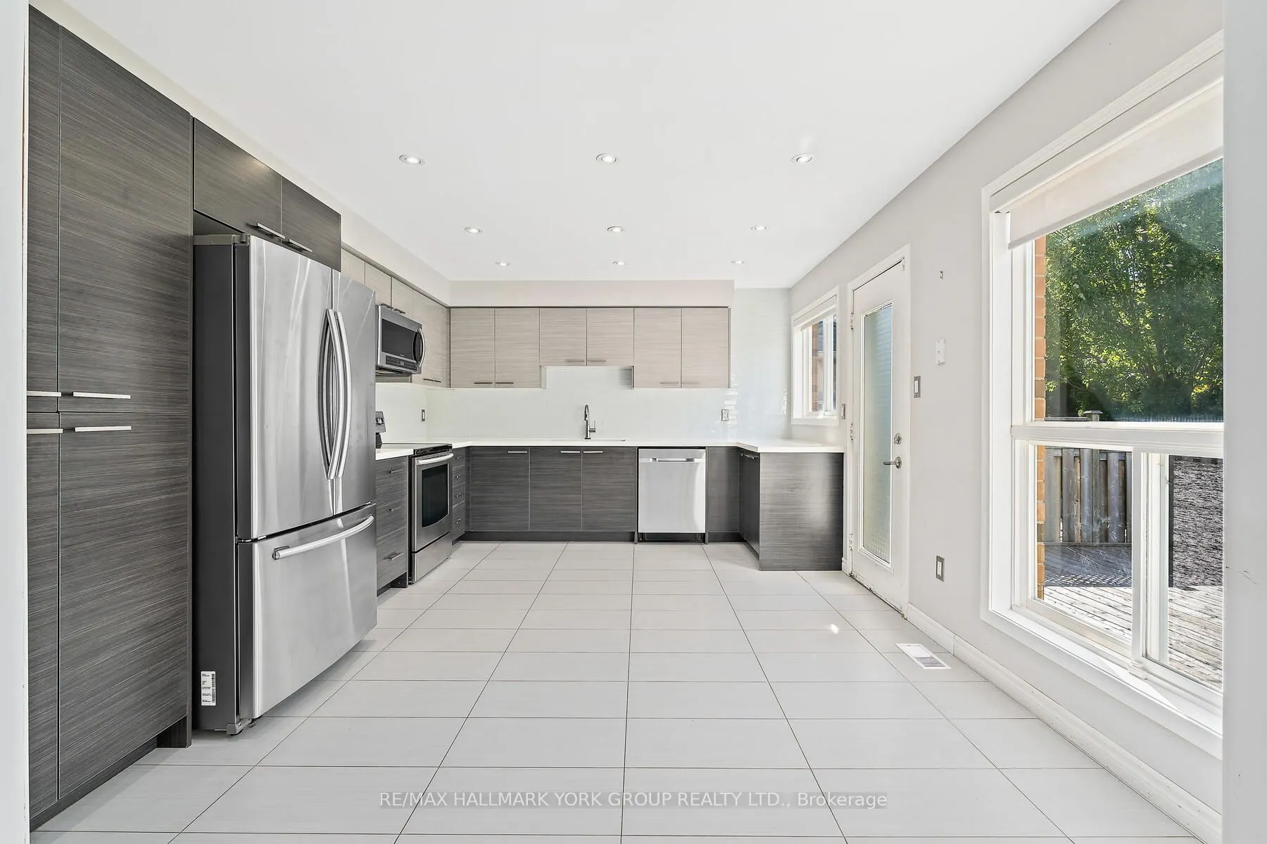 5562 Broadpath Gate