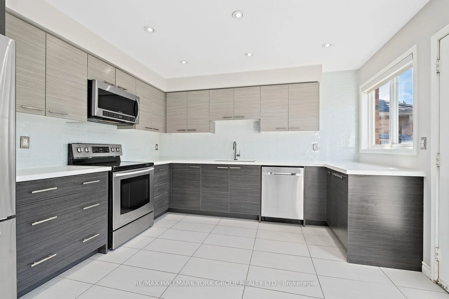 5562 Broadpath Gate