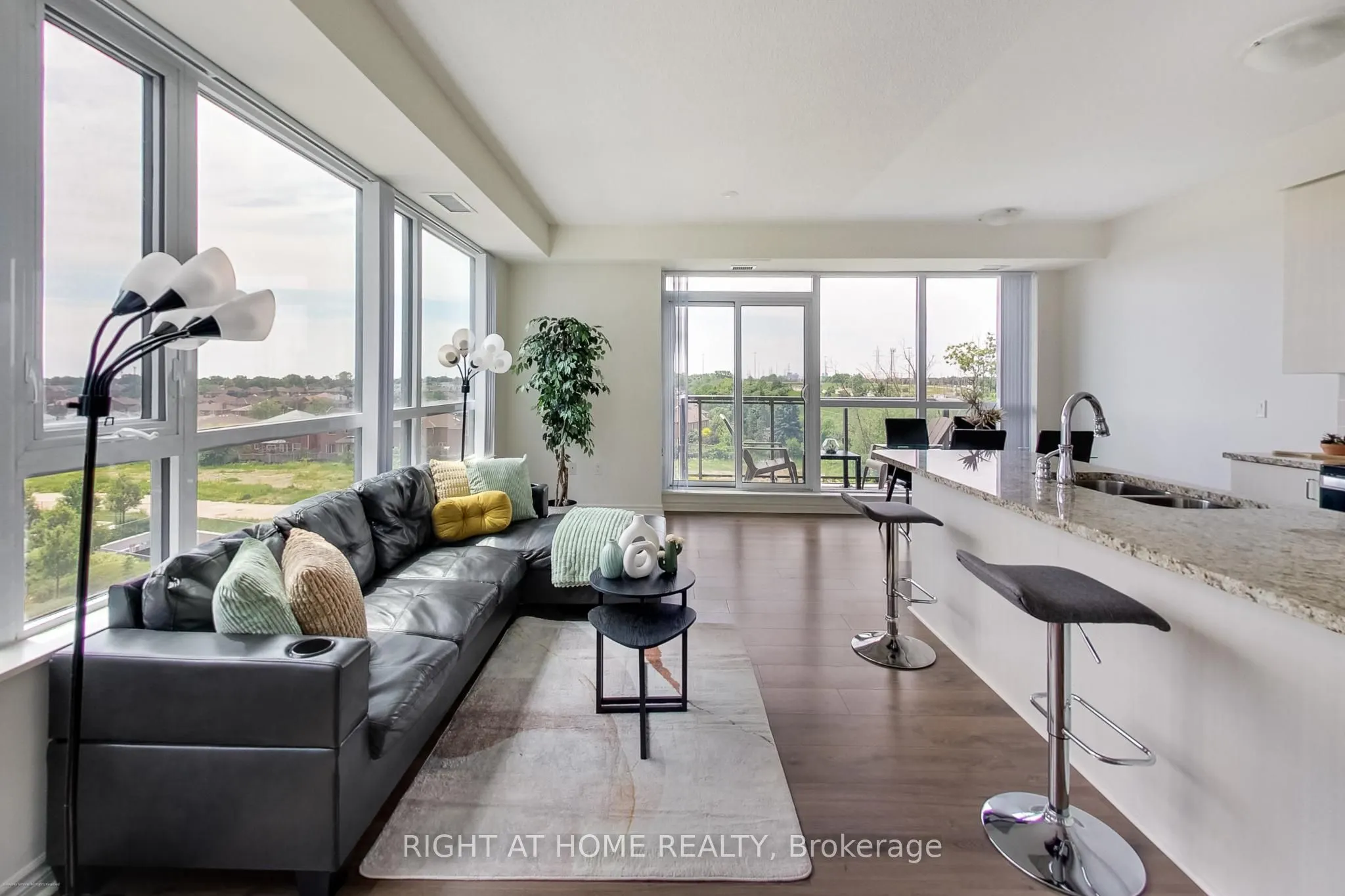 349 Rathburn Road W, #515