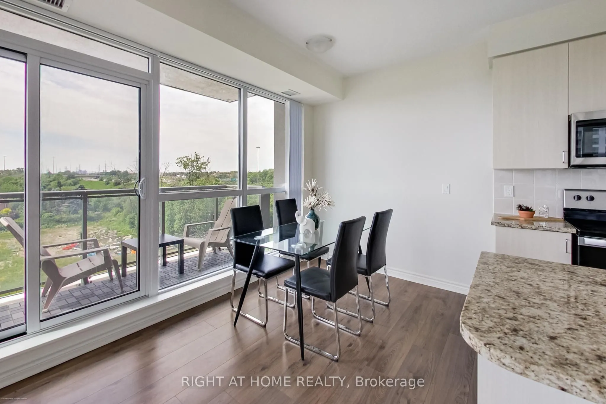 349 Rathburn Road W, #515
