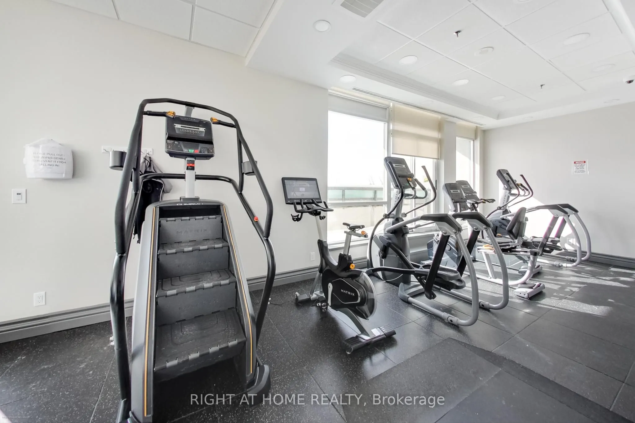 349 Rathburn Road W, #515
