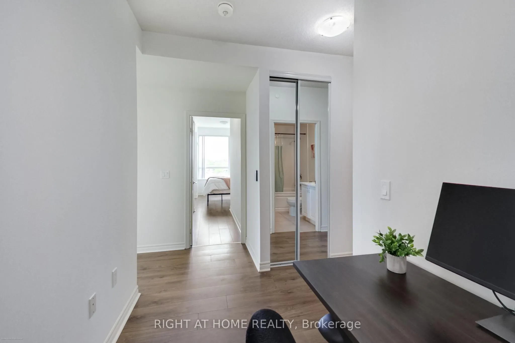 349 Rathburn Road W, #515