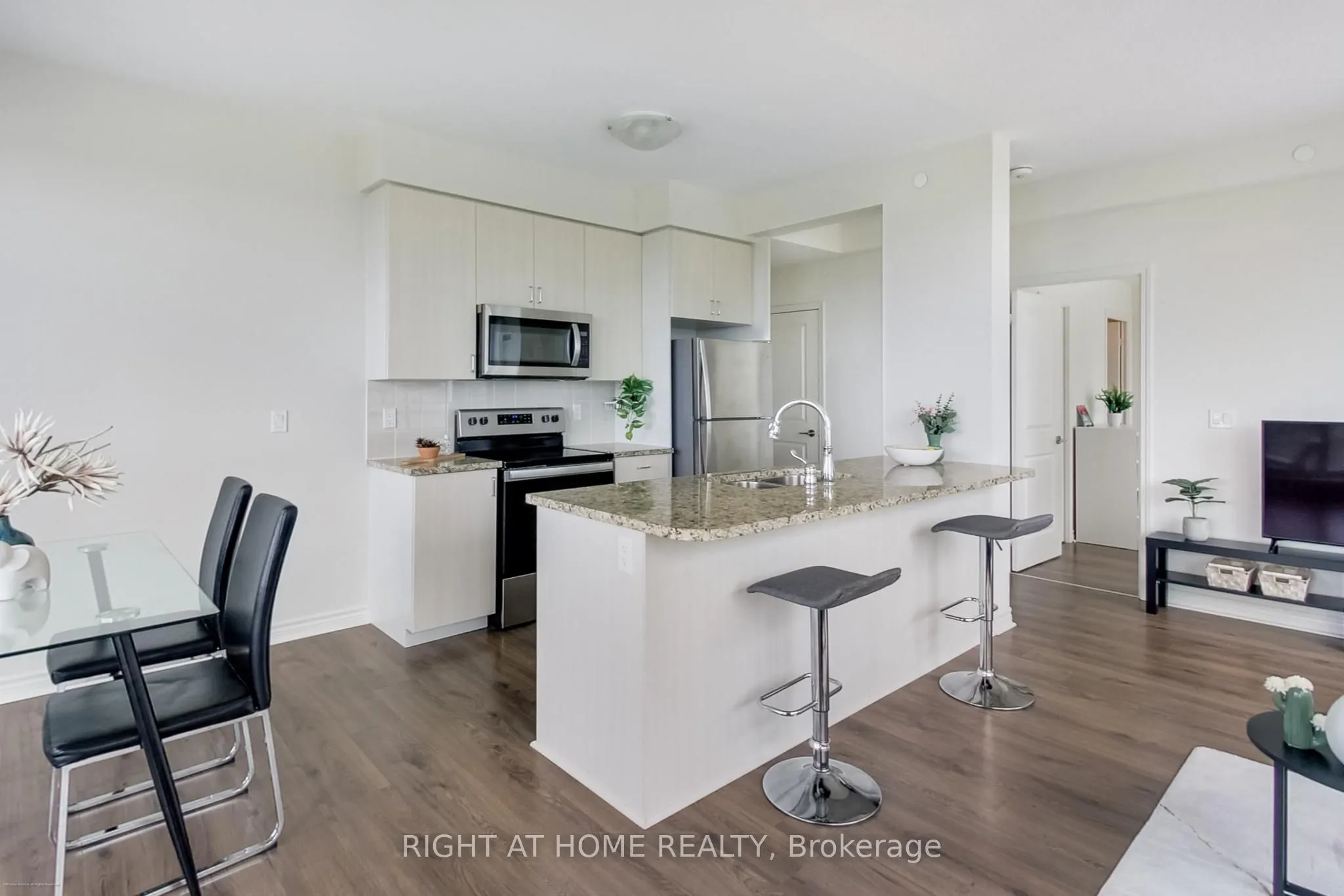 349 Rathburn Road W, #515