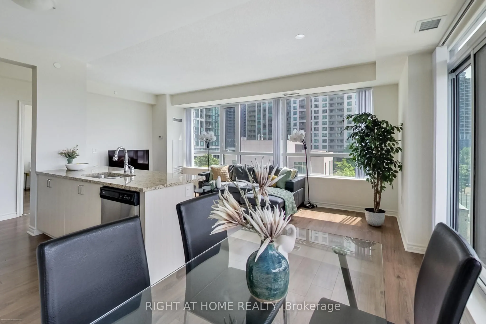 349 Rathburn Road W, #515