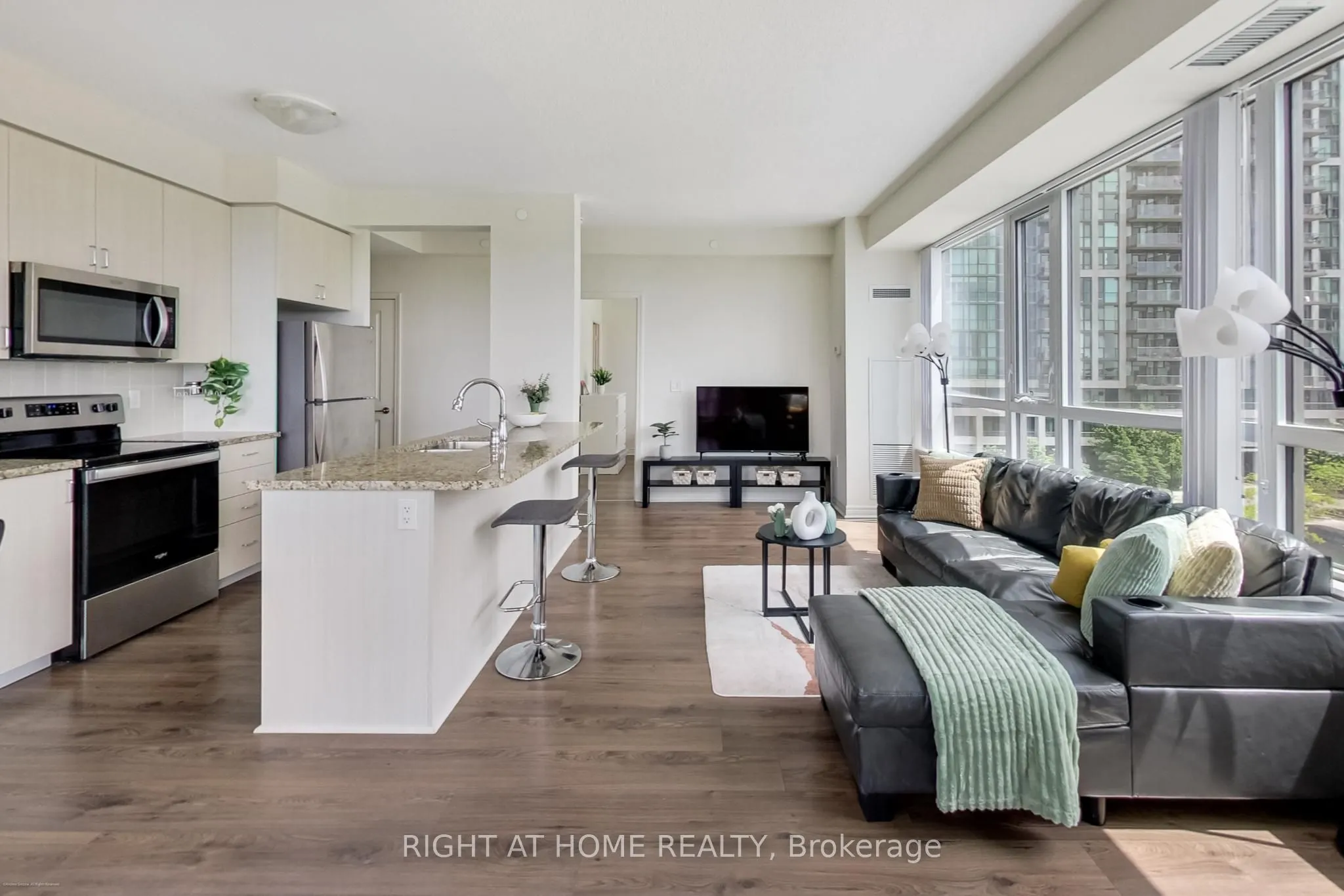 349 Rathburn Road W, #515
