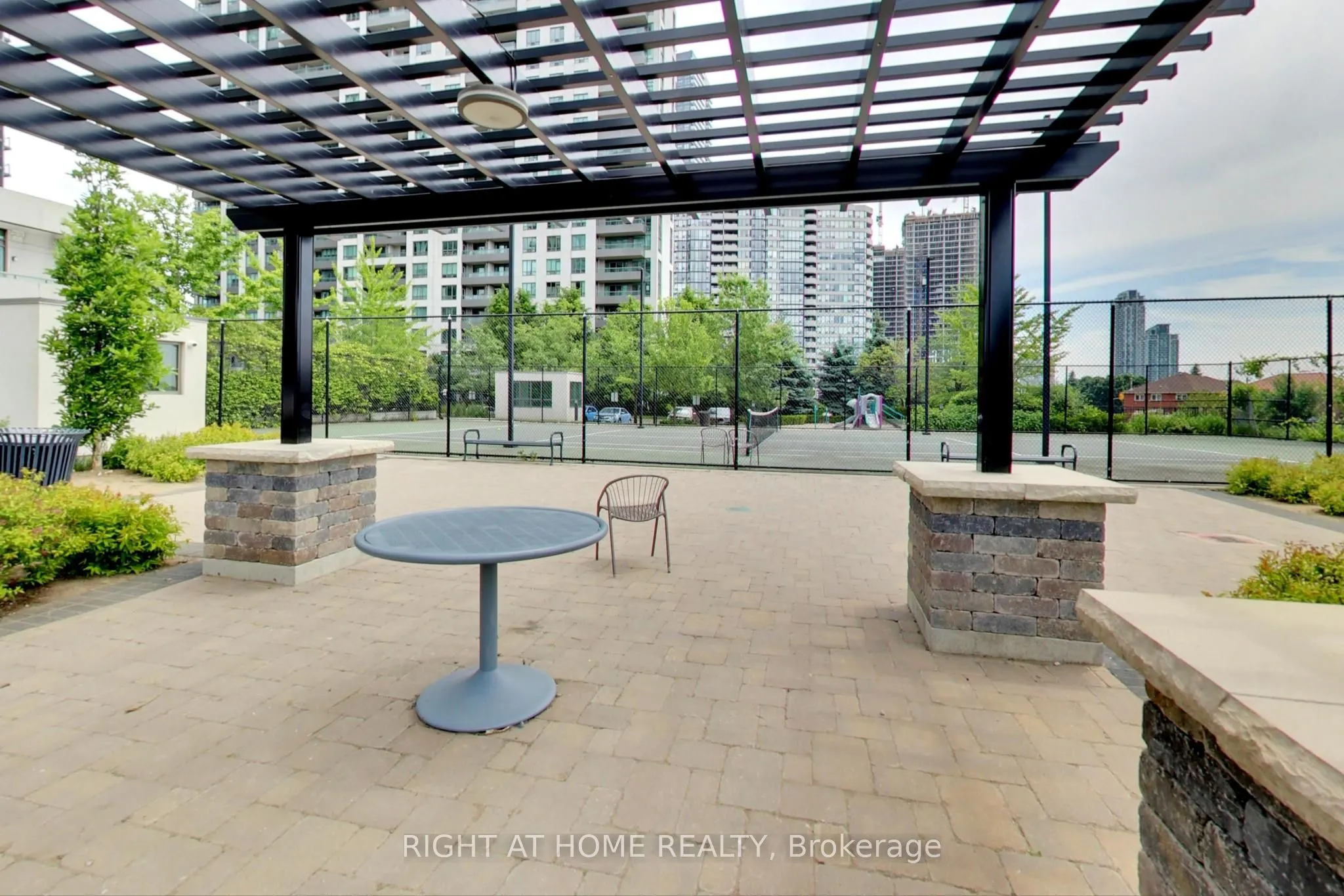 349 Rathburn Road W, #515
