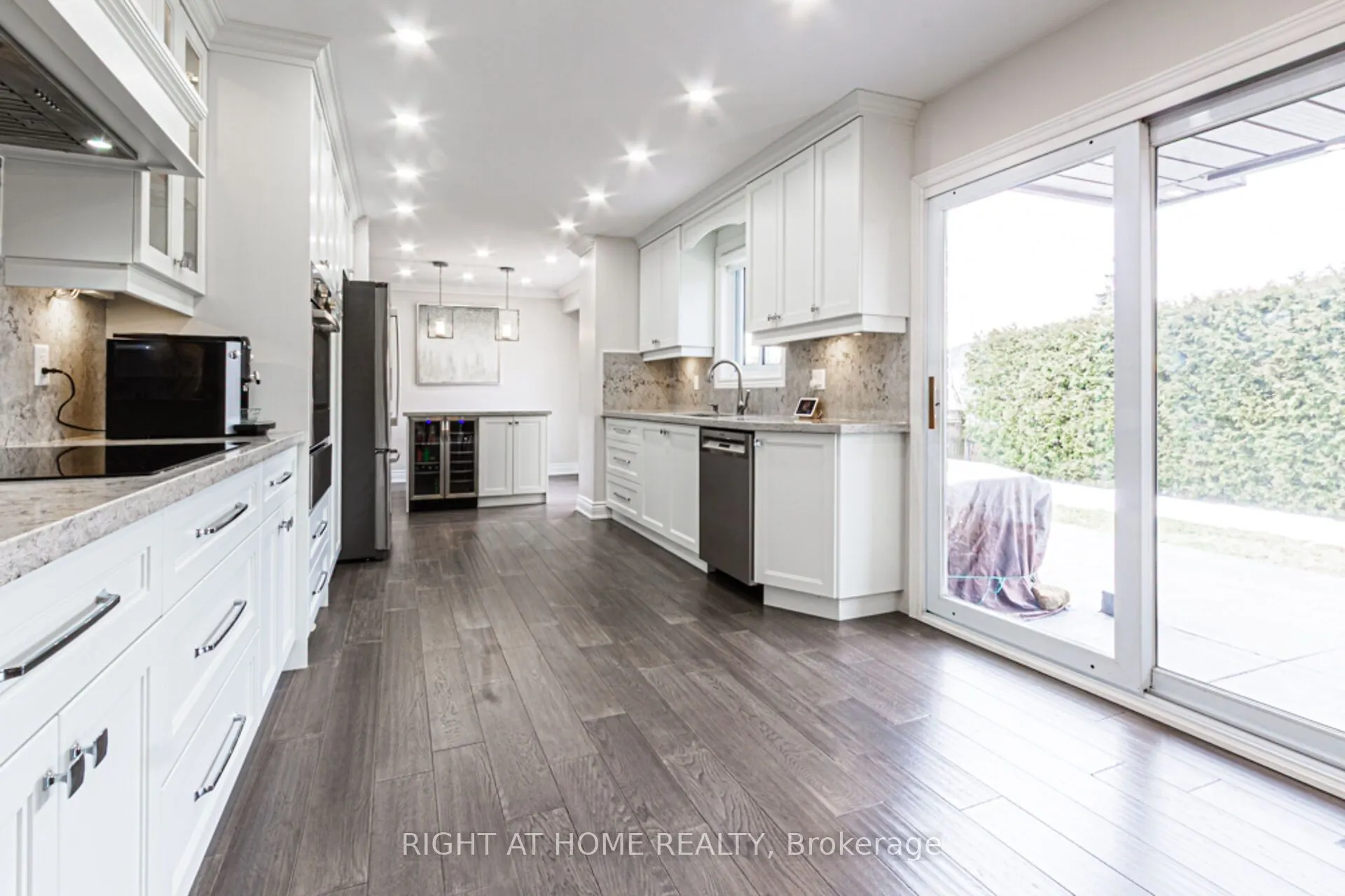 1388 Highgate Court
