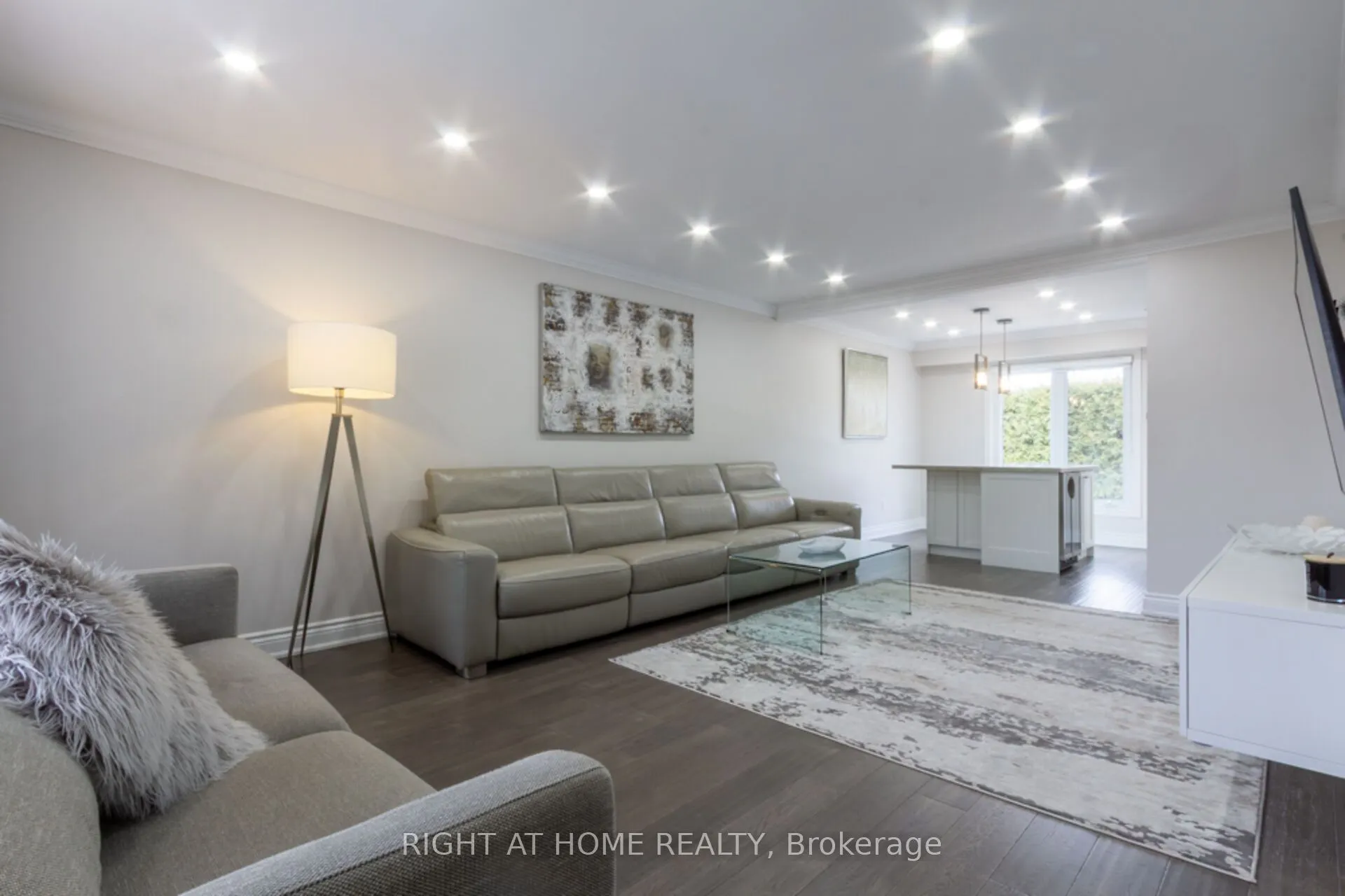 1388 Highgate Court