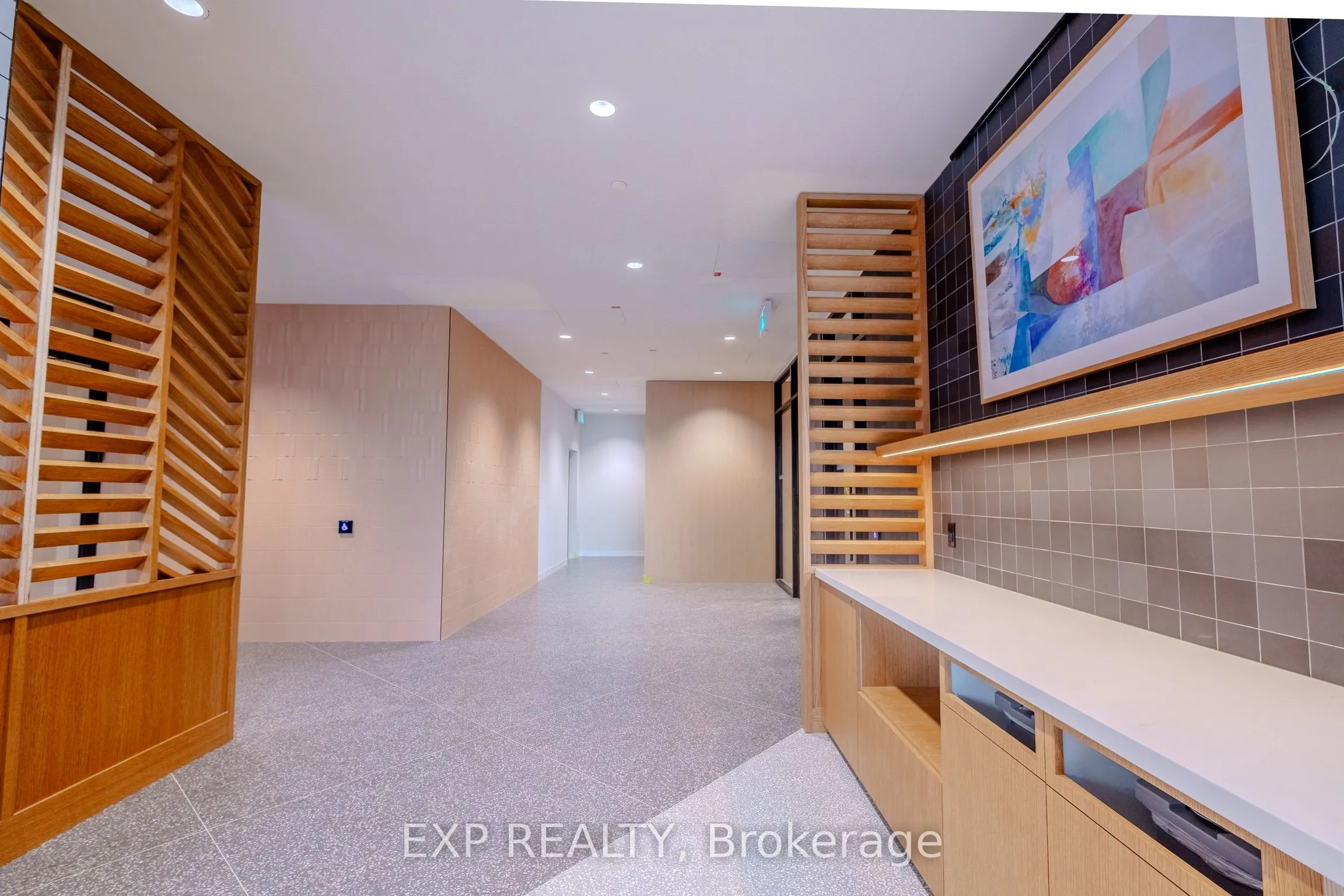 2475 Eglinton Avenue W, #805