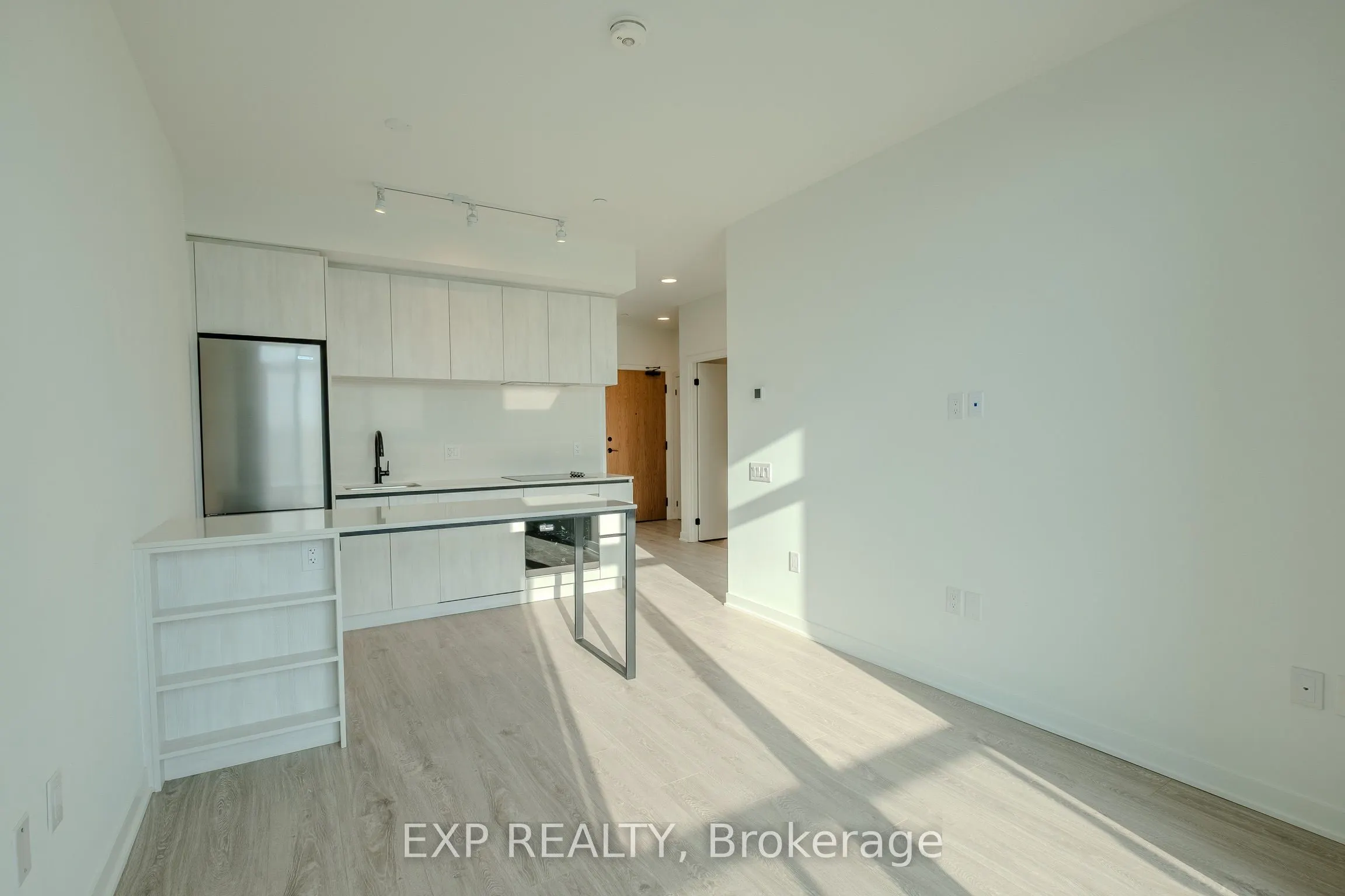 2475 Eglinton Avenue W, #805
