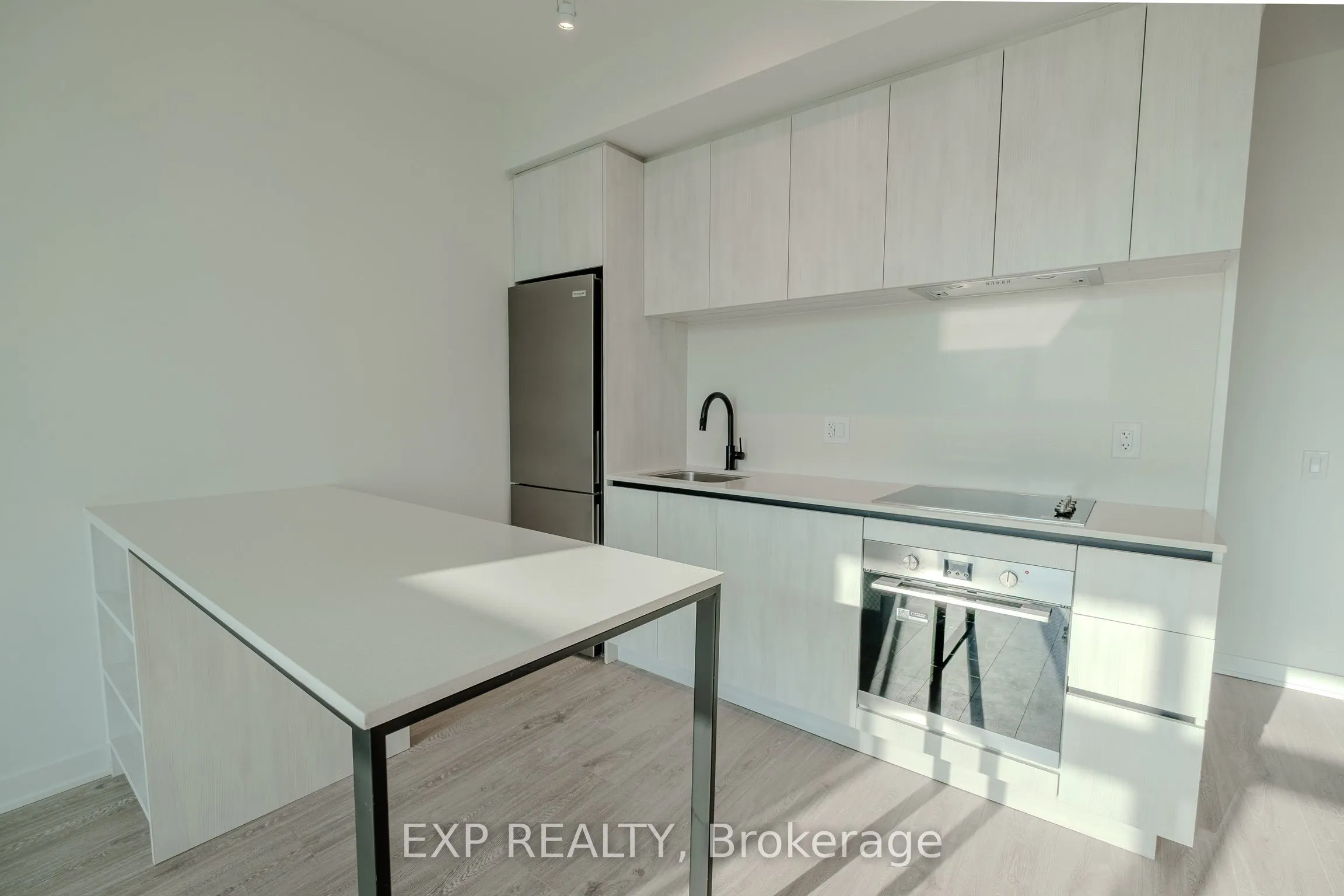 2475 Eglinton Avenue W, #805