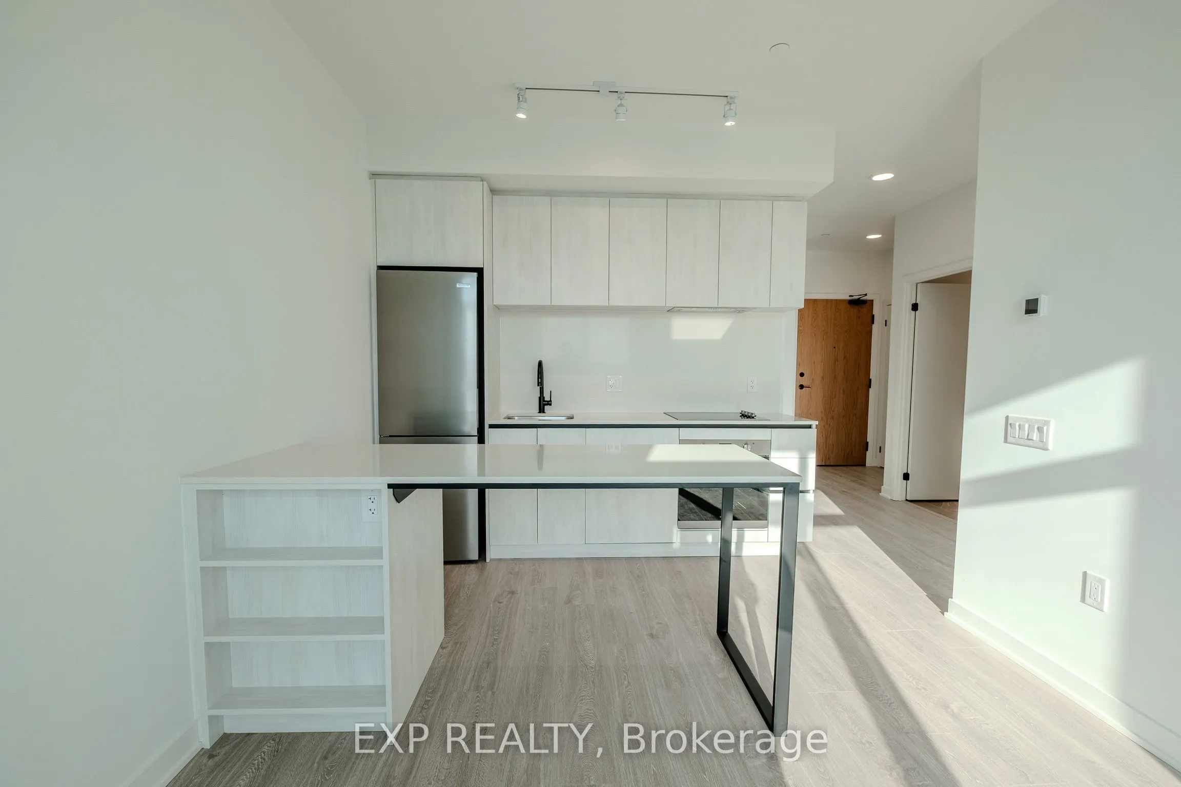 2475 Eglinton Avenue W, #805