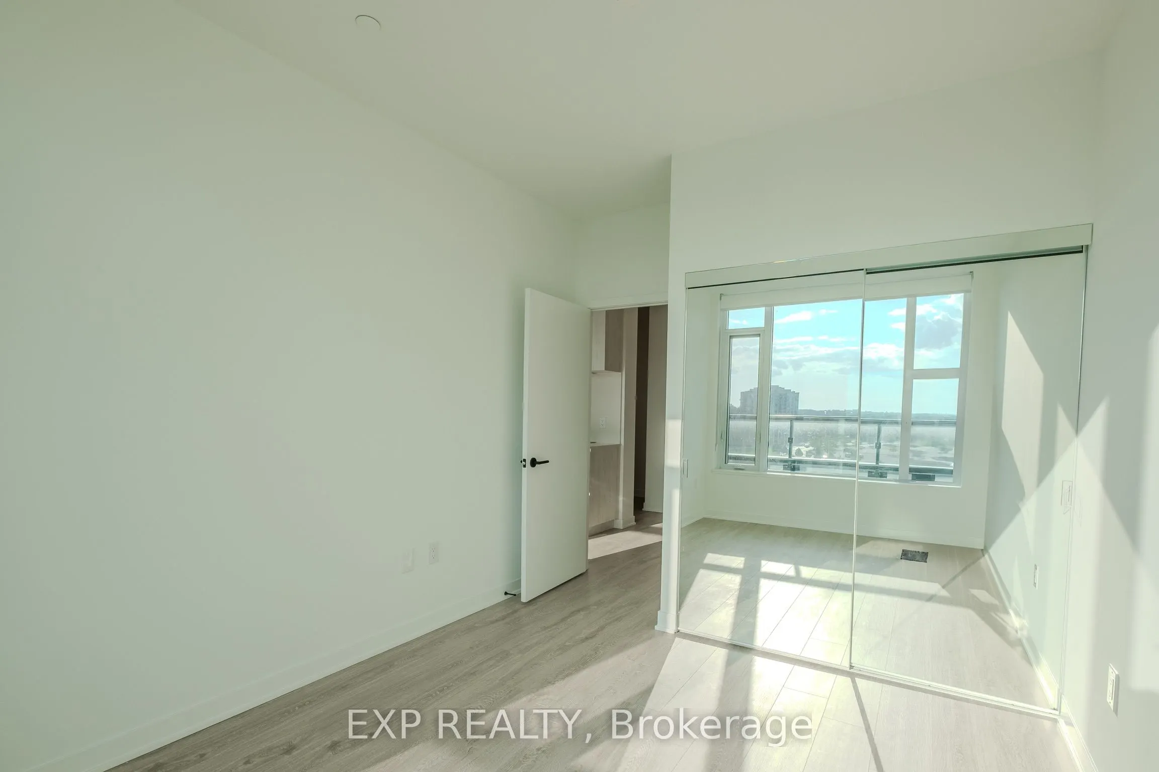 2475 Eglinton Avenue W, #805