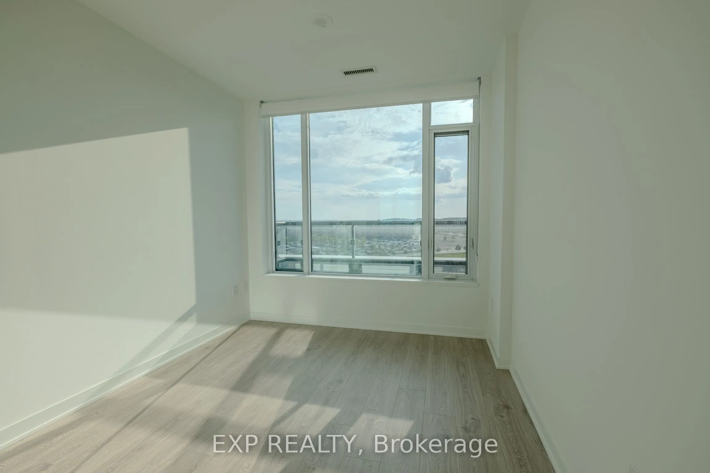 2475 Eglinton Avenue W, #805