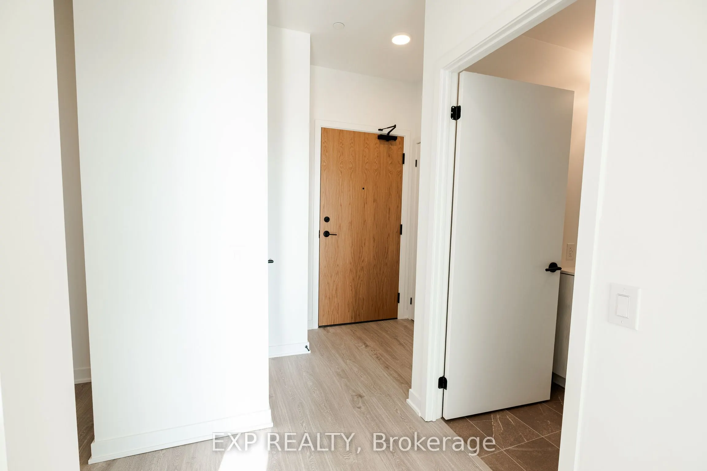 2475 Eglinton Avenue W, #805