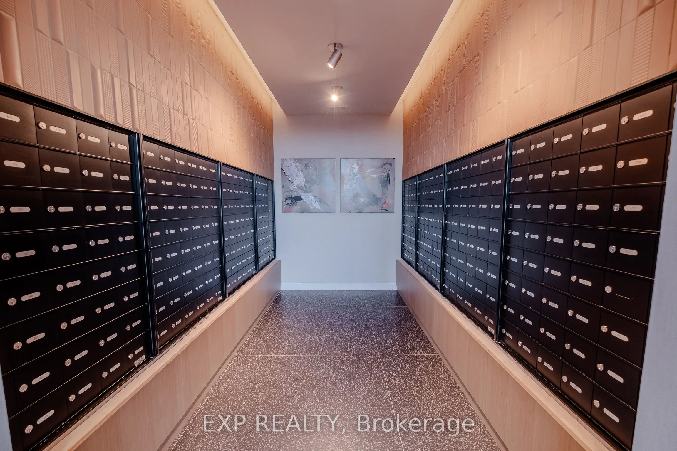 2475 Eglinton Avenue W, #805
