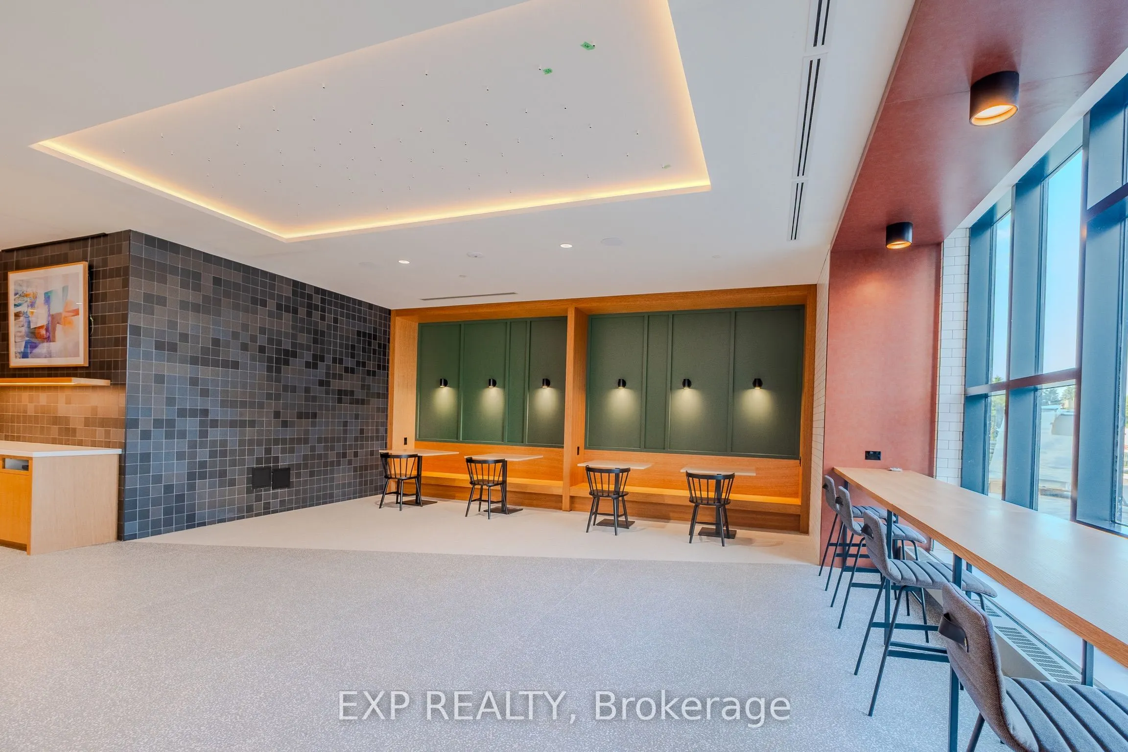 2475 Eglinton Avenue W, #805