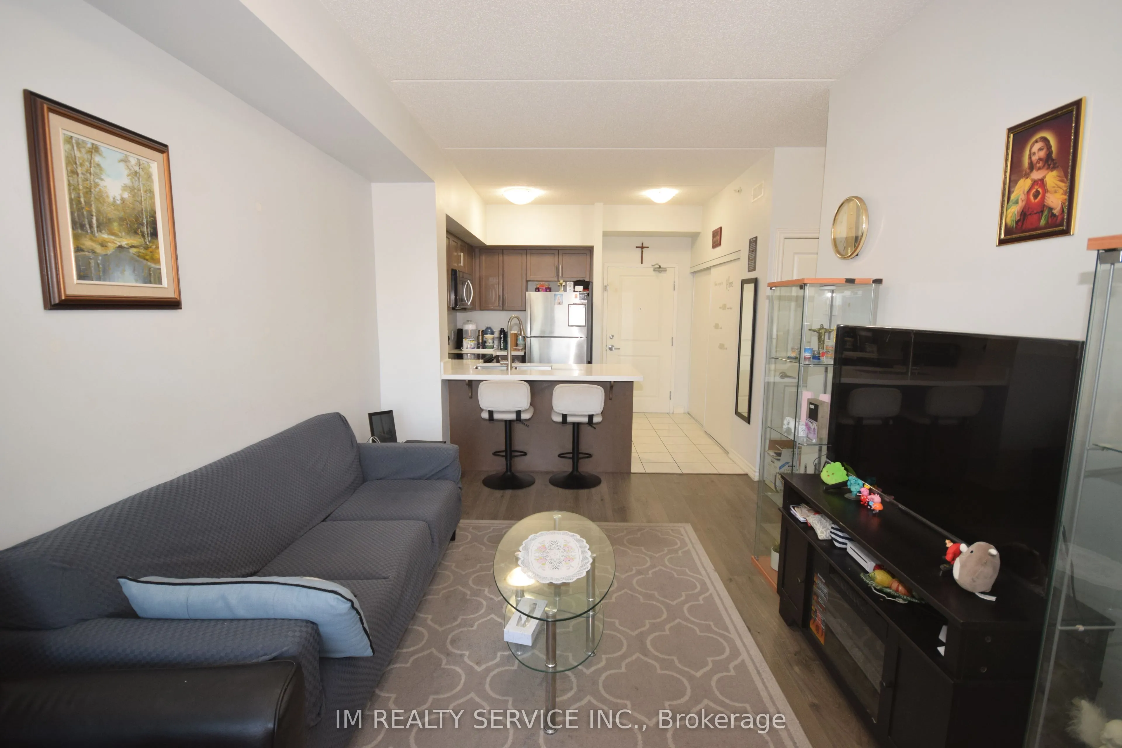 640 Sauve Street, #415