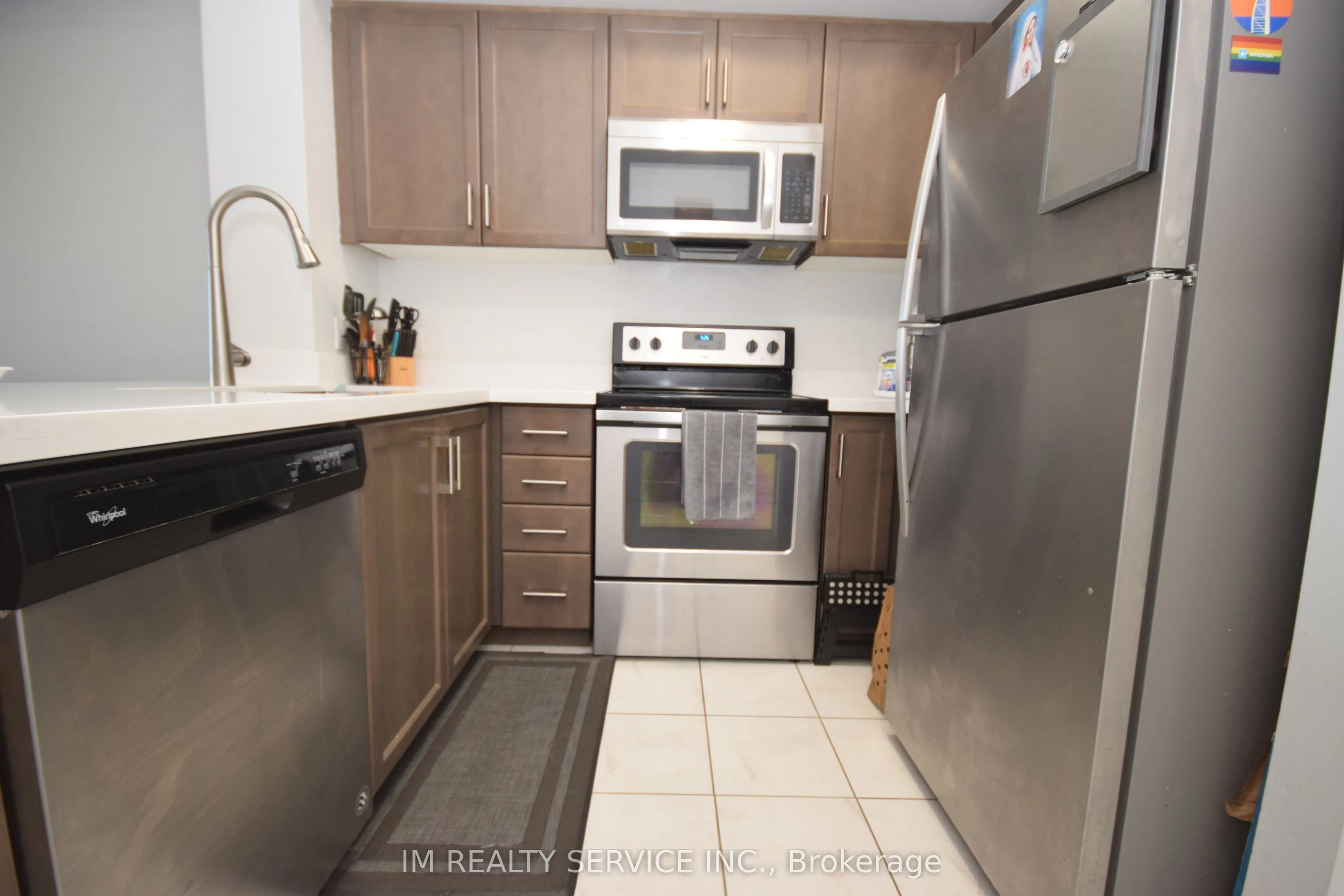 640 Sauve Street, #415