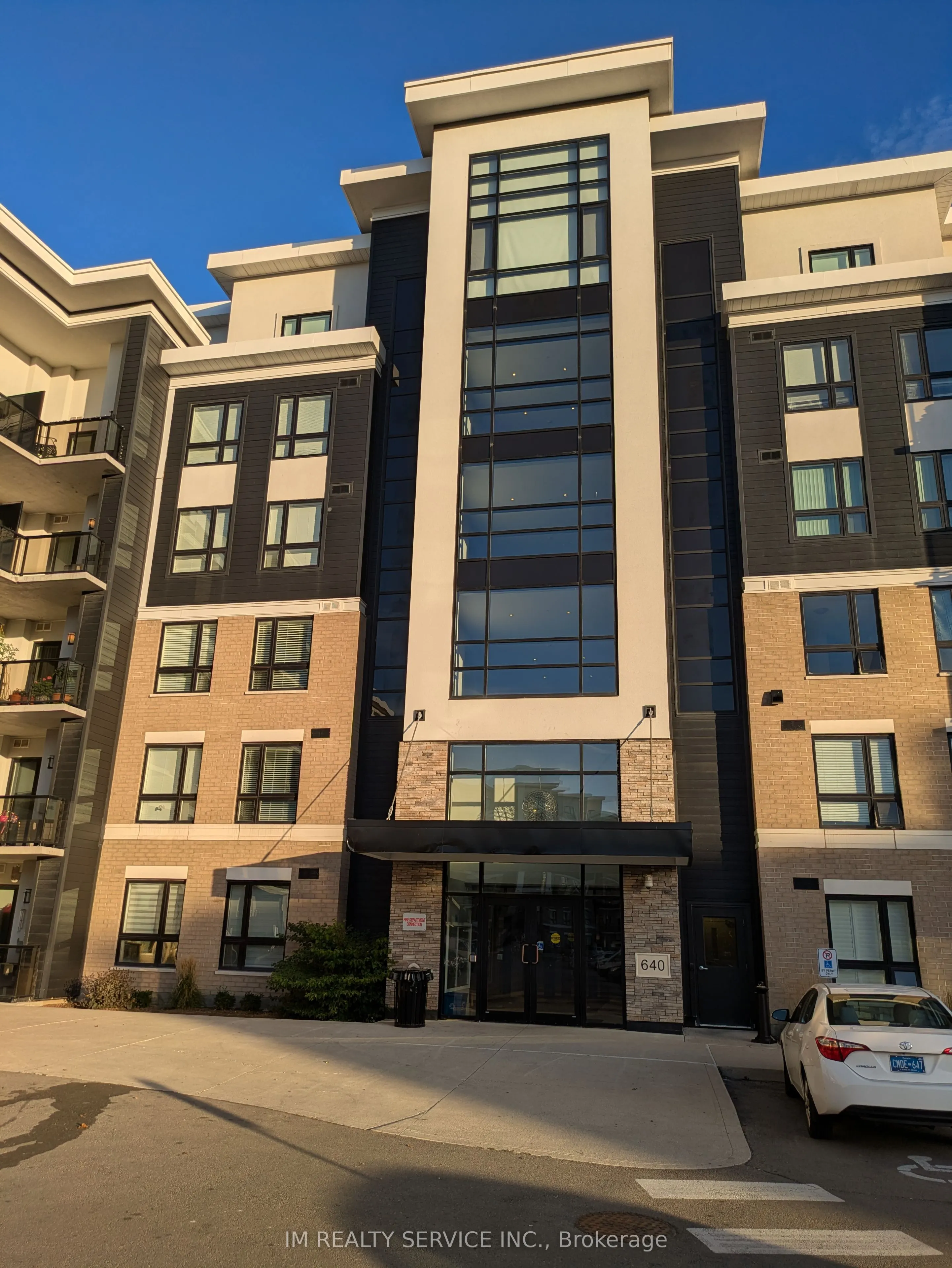 640 Sauve Street, #415
