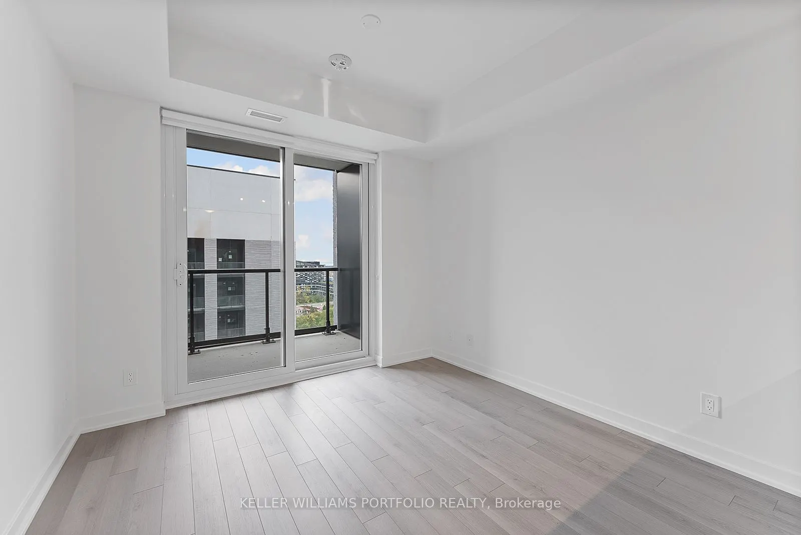 3079 Trafalgar Road, #1601