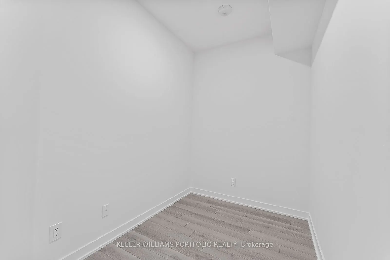 3079 Trafalgar Road, #1601