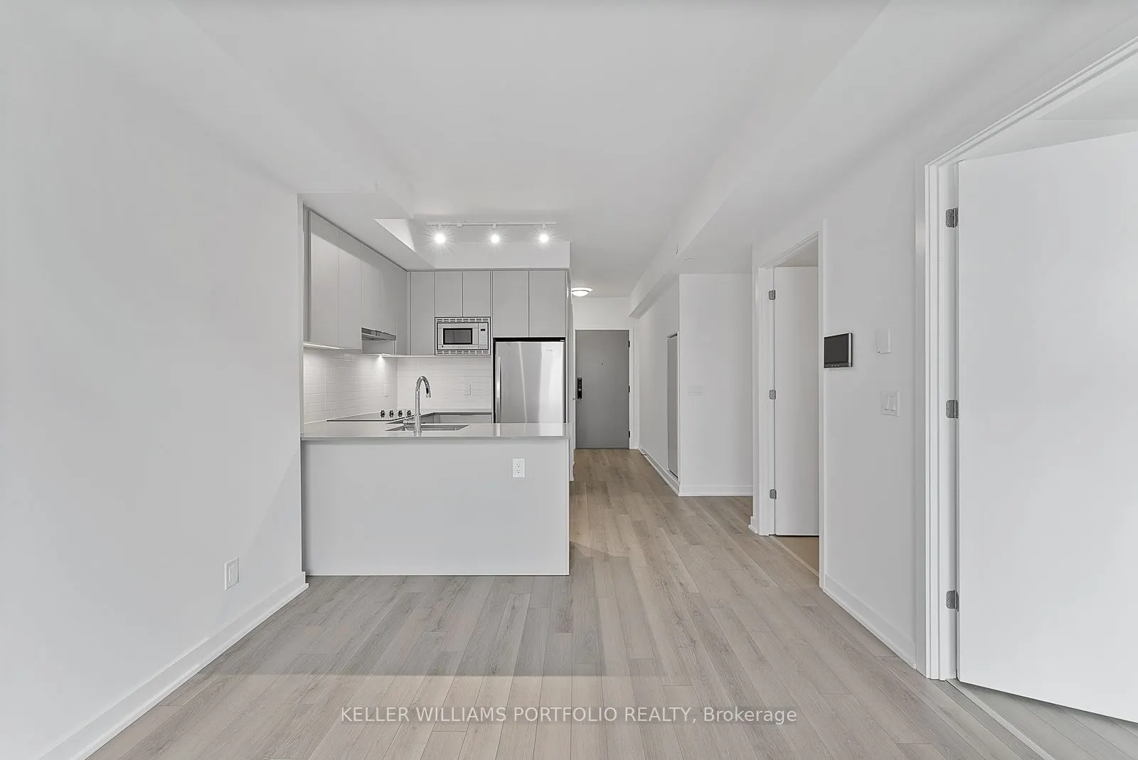 3079 Trafalgar Road, #1601
