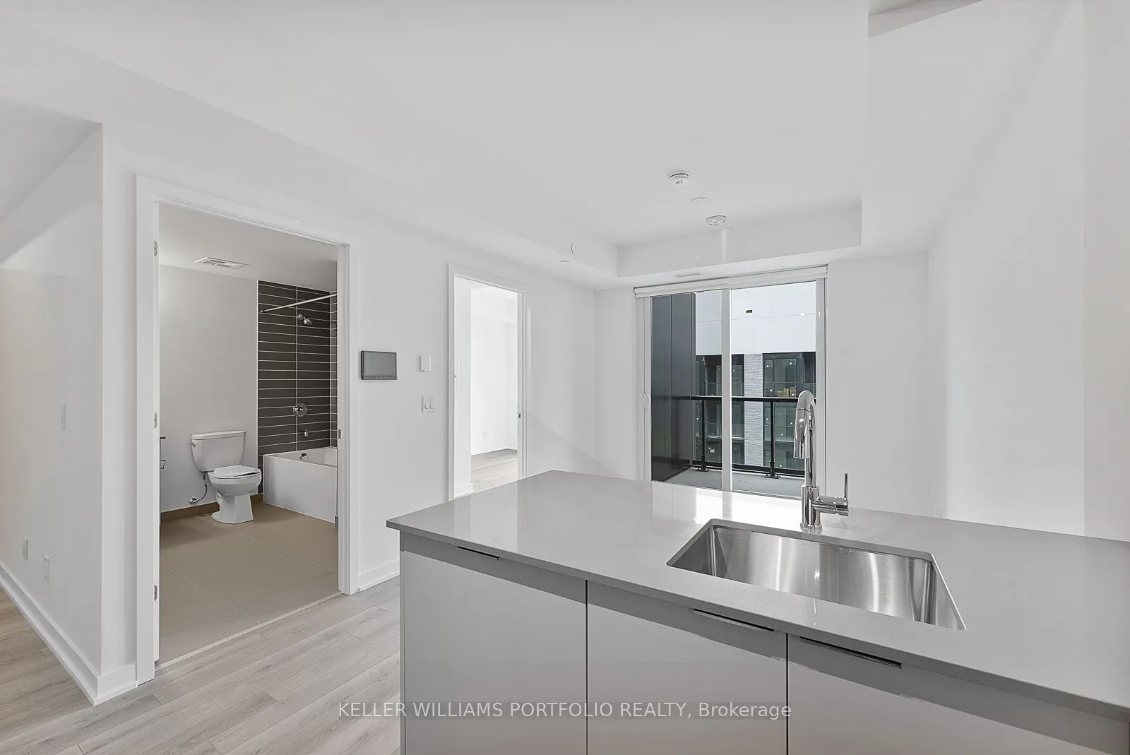 3079 Trafalgar Road, #1601