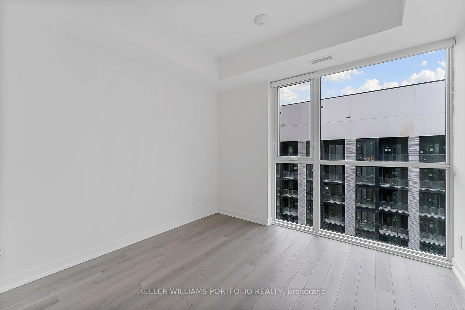 3079 Trafalgar Road, #1601